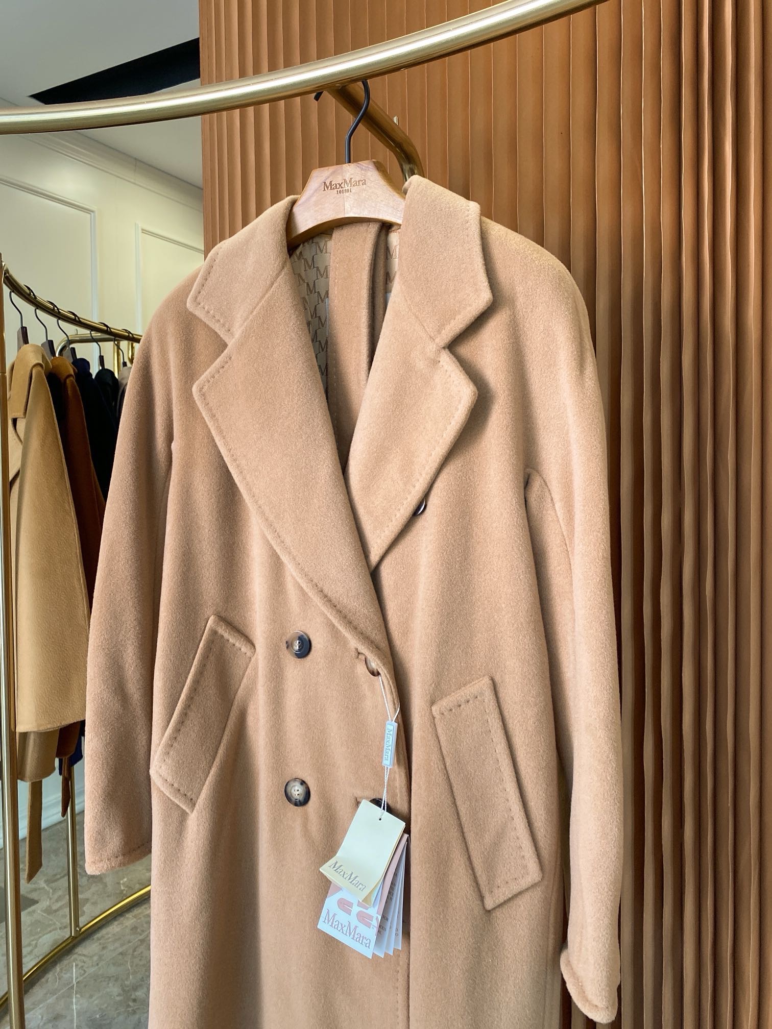 Пальто женское Max Mara 101801 Icon Coat светло-коричневого цвета