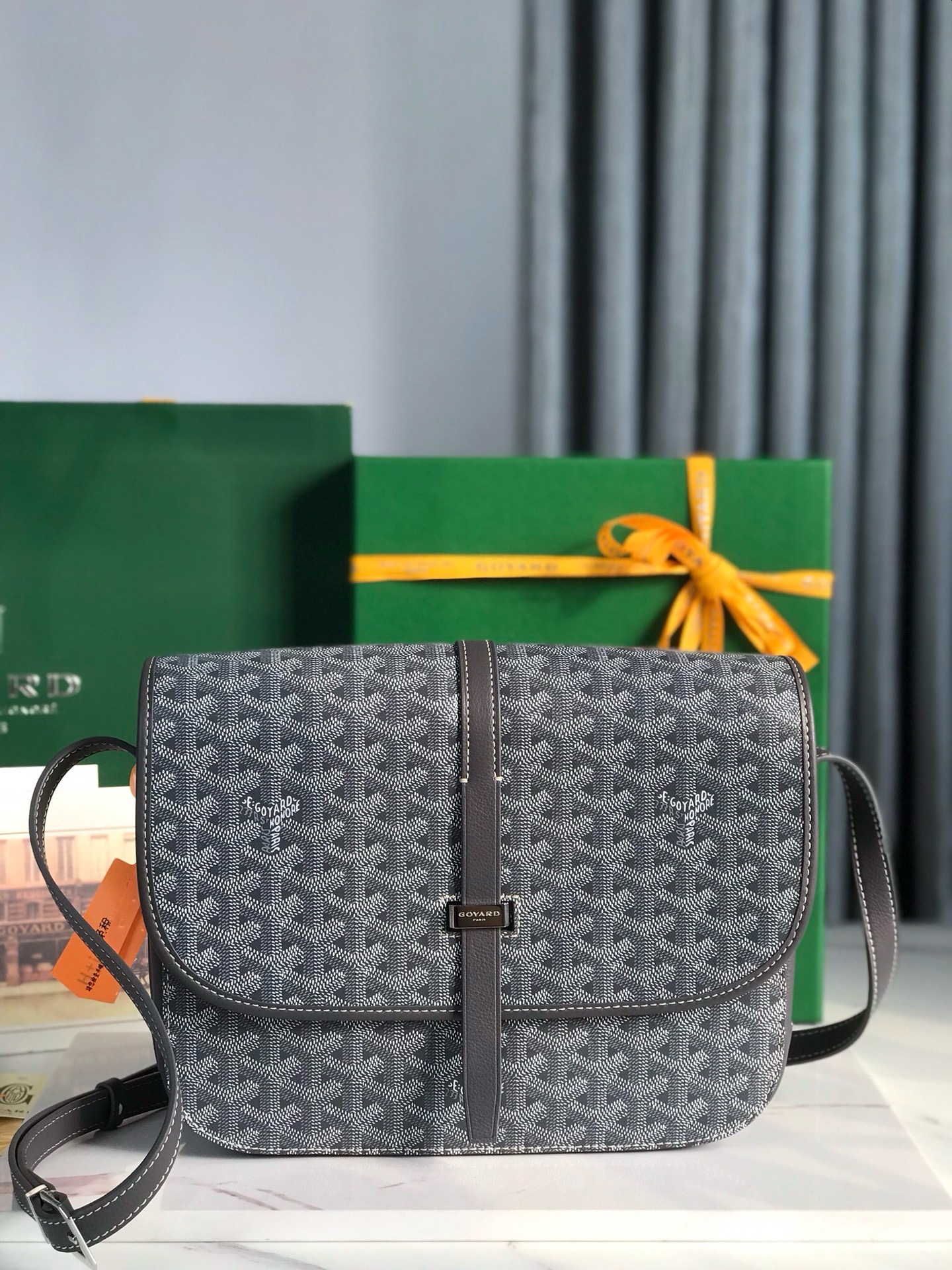 Сумка женская Goyard Belvédère II серого цвета