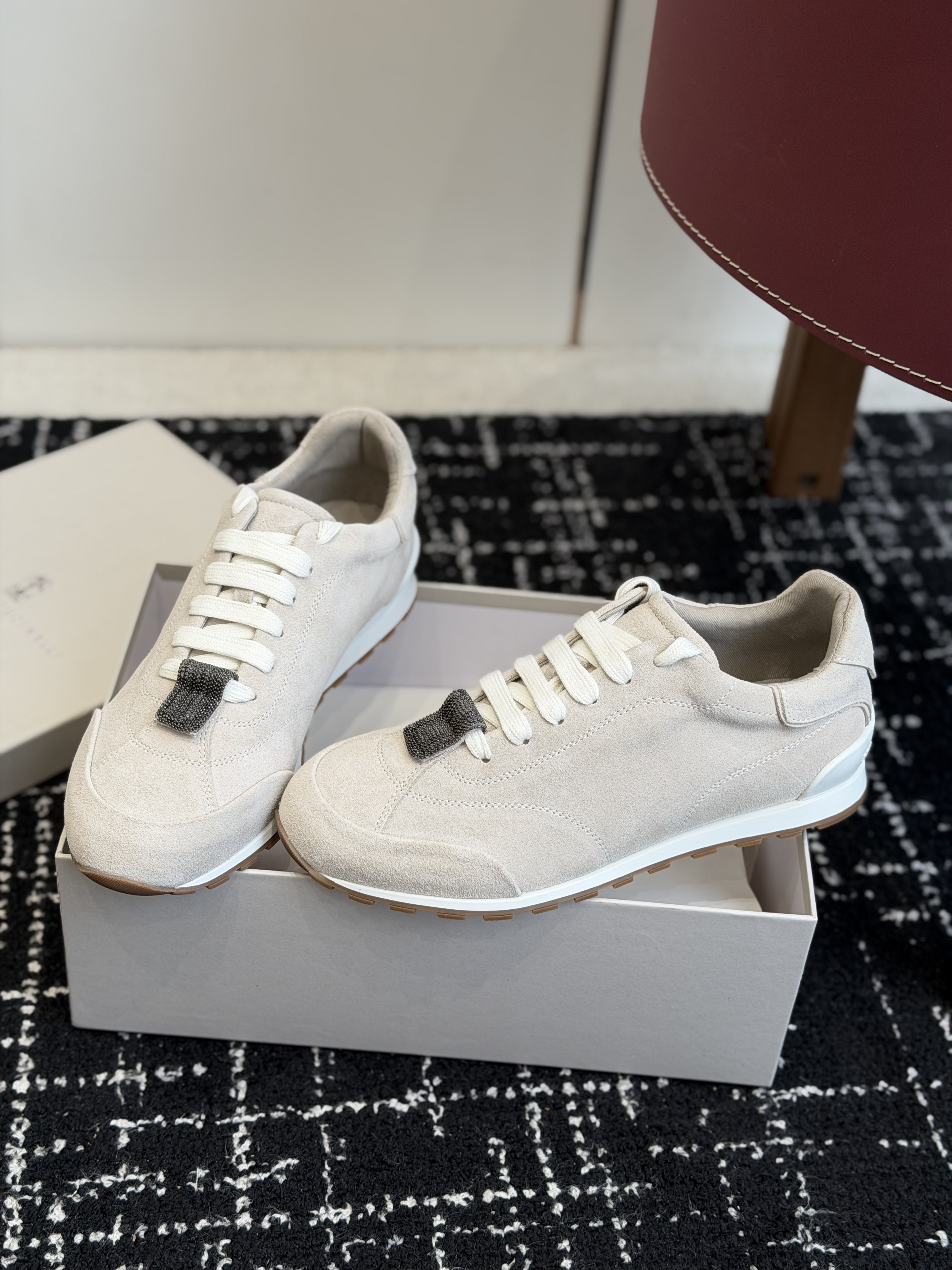 Кроссовки женские в стиле Brunello Cucinelli светло-бежевого цвета