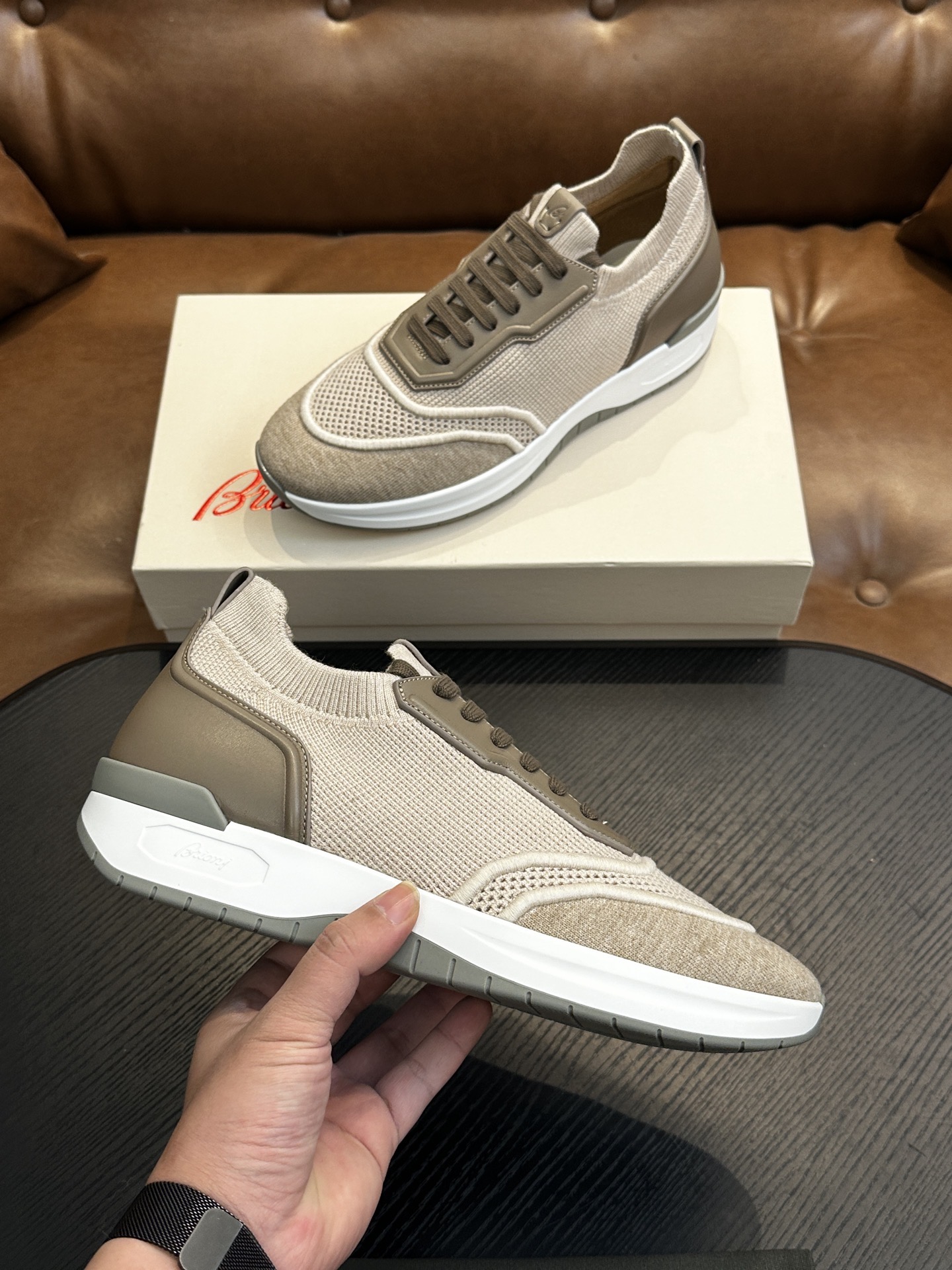 Кроссовки мужские в стиле Brioni бежевого цвета