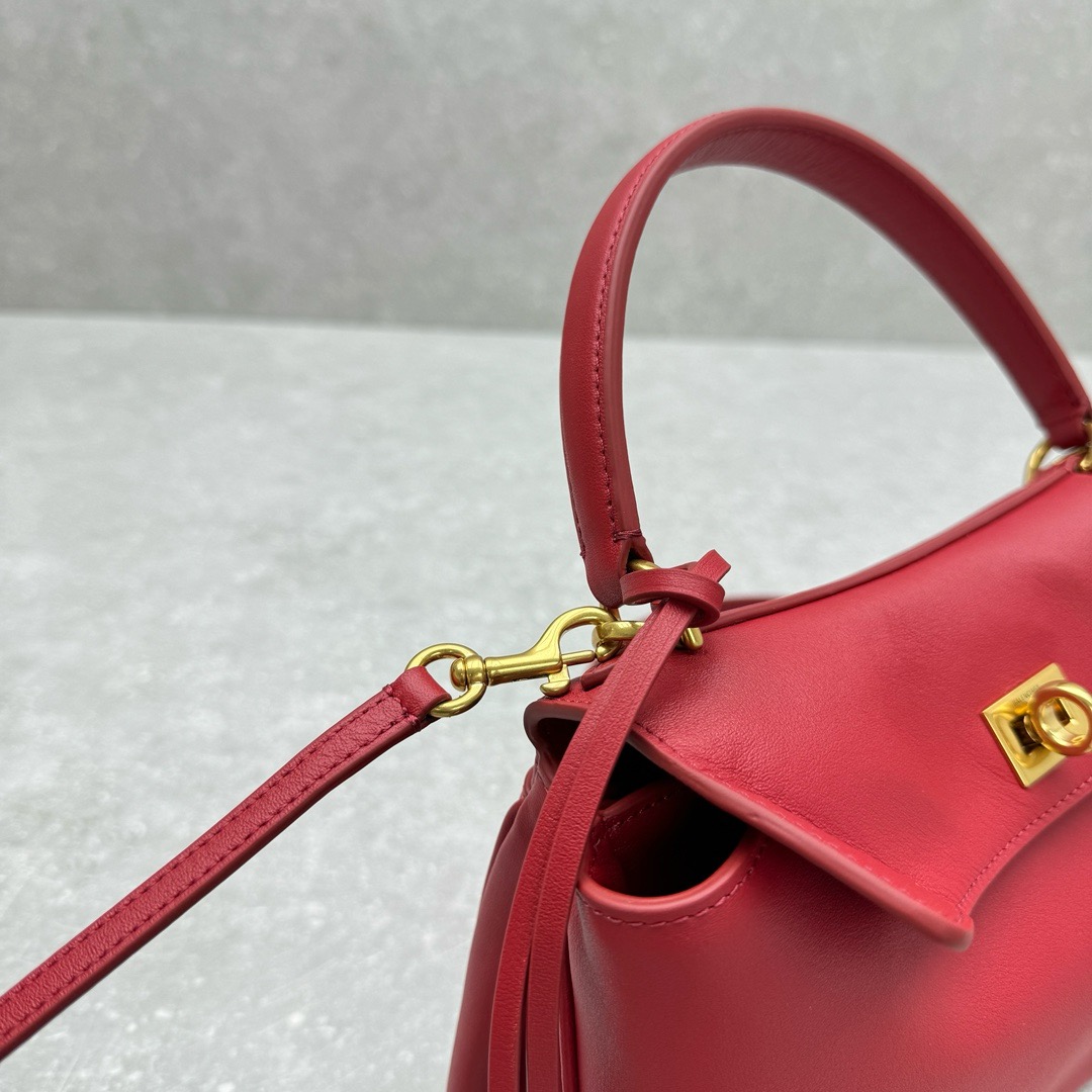 Сумка женская в стиле Balenciaga Rodeo красного цвета