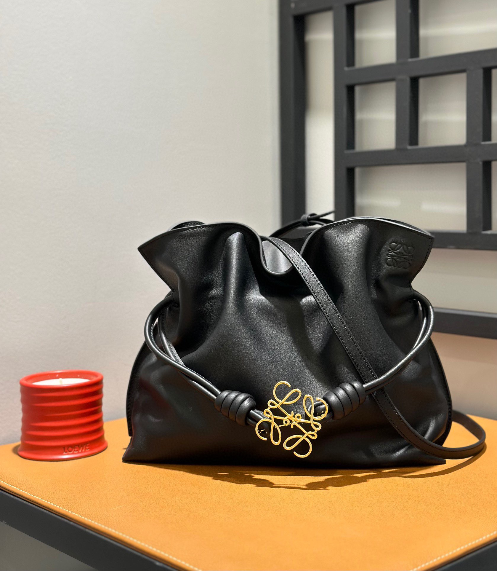 Сумка женская в стиле Loewe Flamenco чёрного цвета