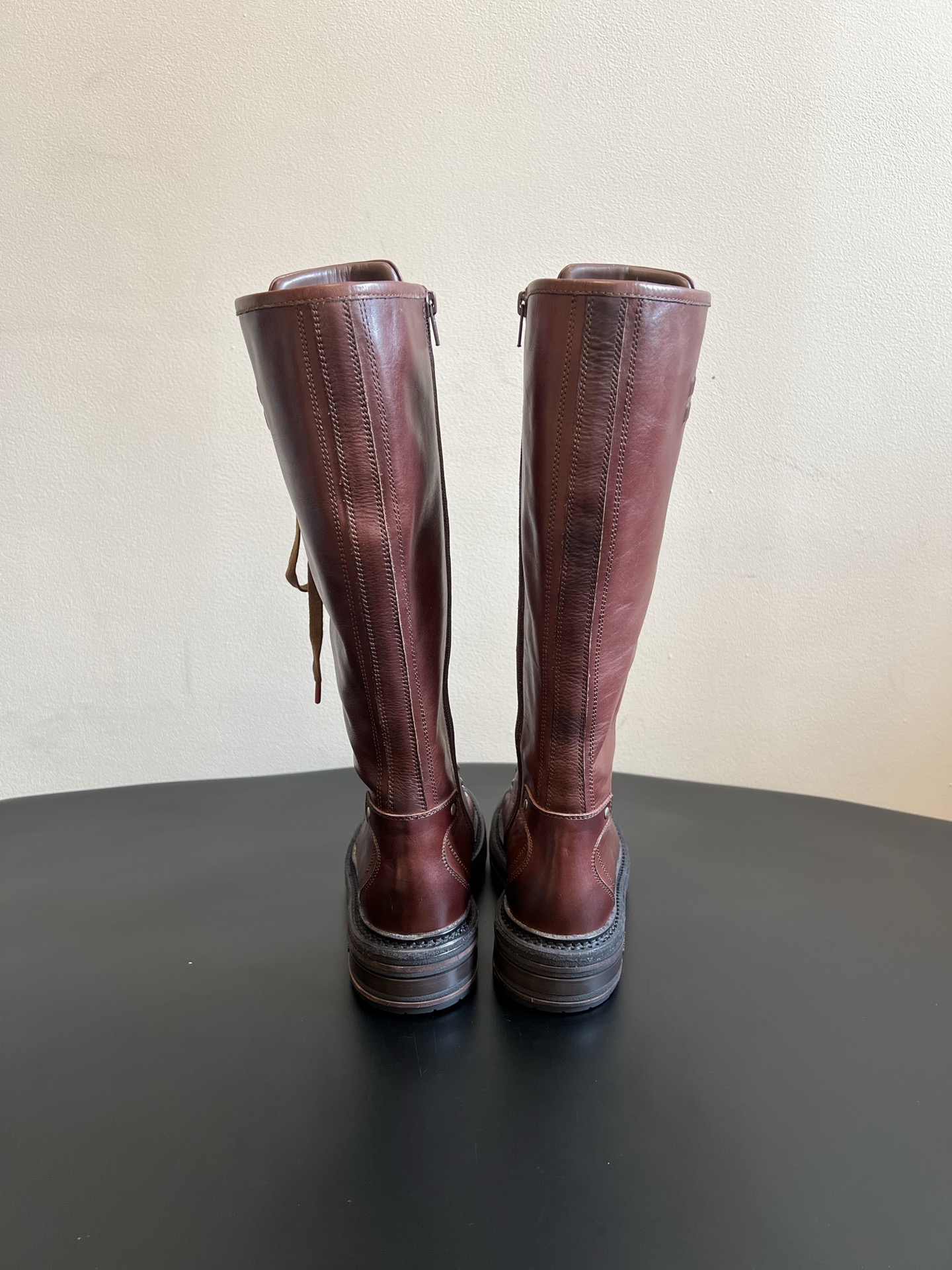 Сапоги женские Miu Miu Leather Boots коричневого цвета