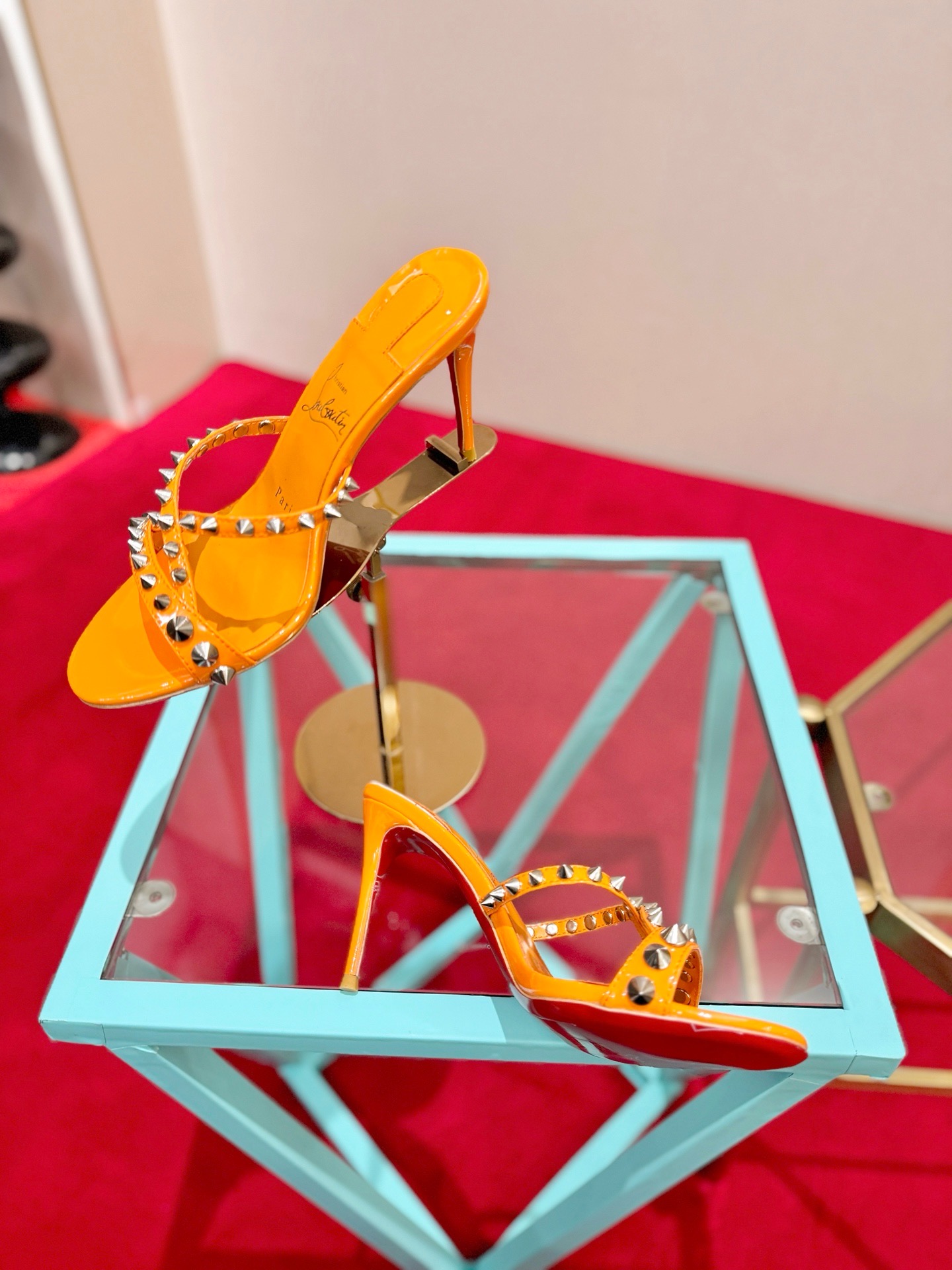 Мюли женские в стиле Christian Louboutin So Kate оранжевого цвета