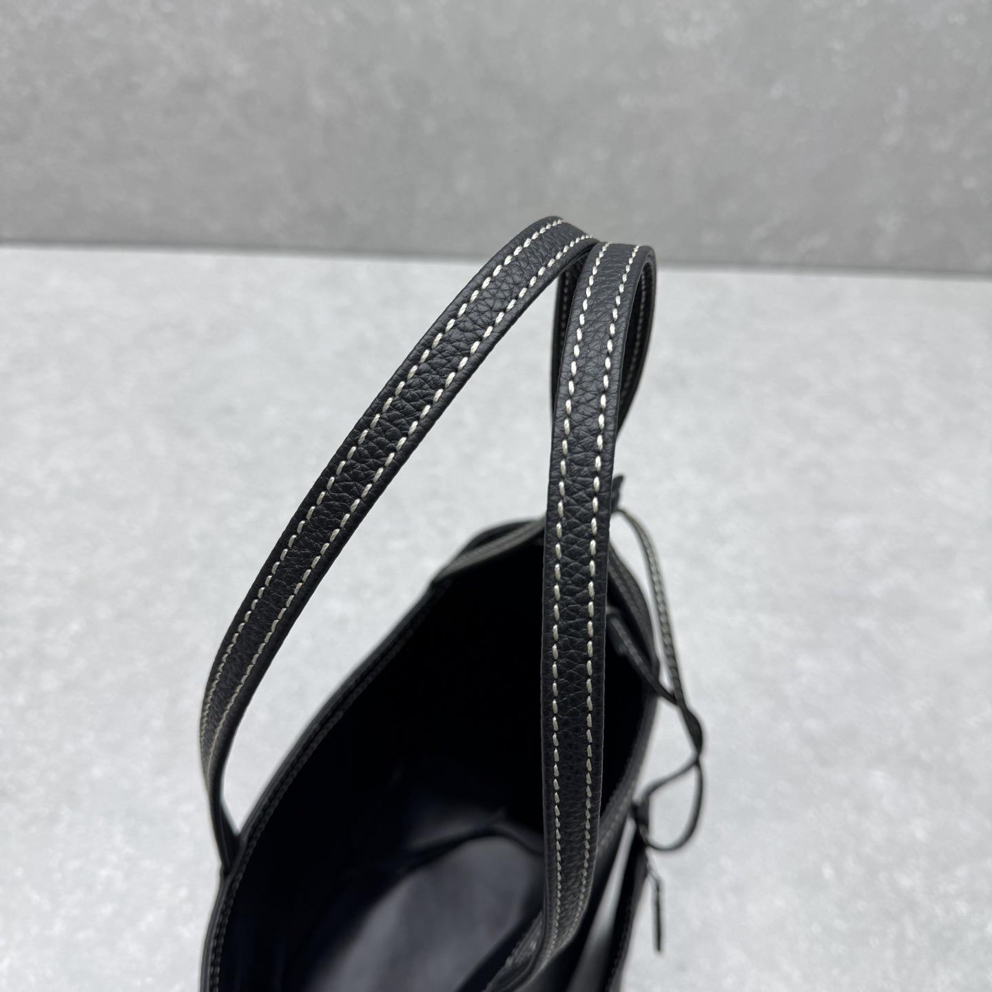 Сумка женская в стиле The Row Park Tote малого размера чёрного цвета