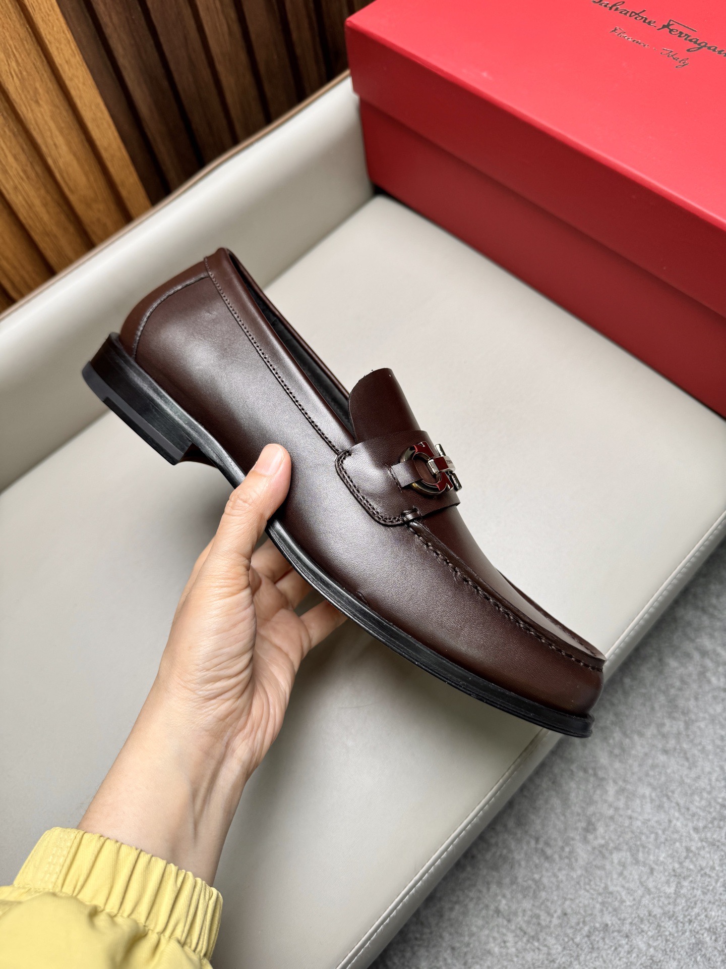 Лоферы мужские в стиле Ferragamo Gancini коричневого цвета