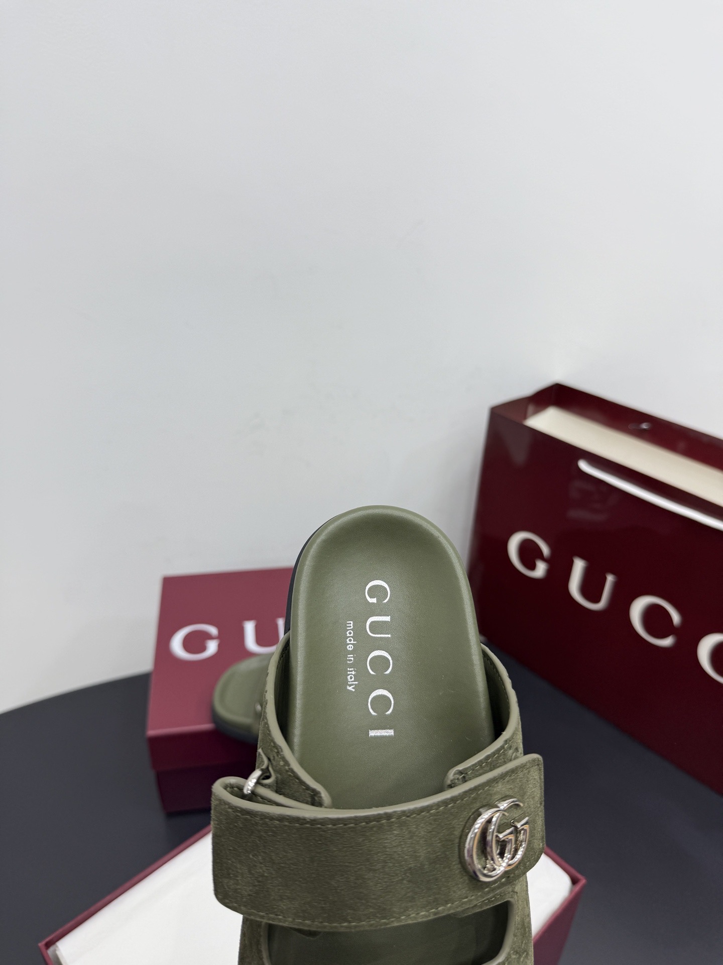 Сандалии женские в стиле Gucci GG оливкового цвета