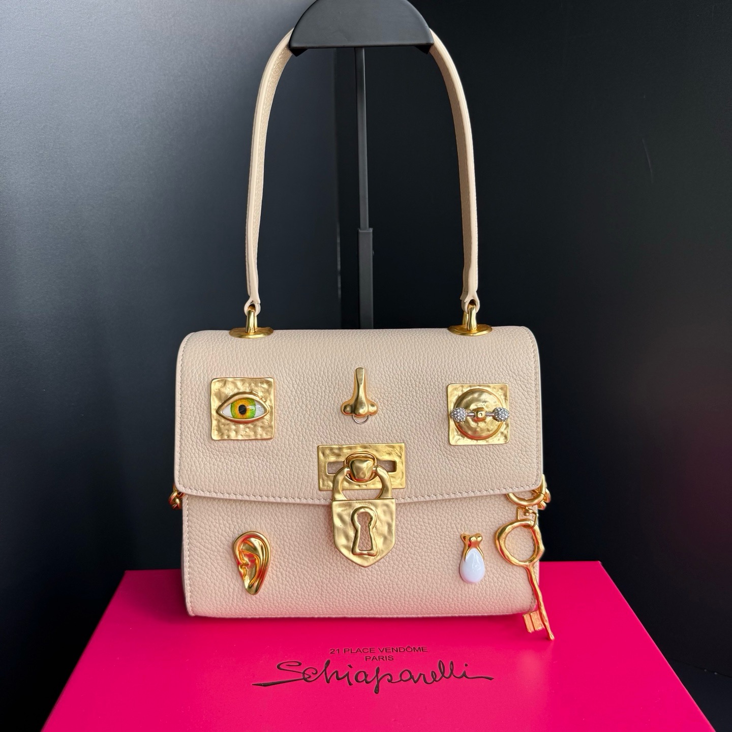 Сумка женская Schiaparelli  молочного цвета