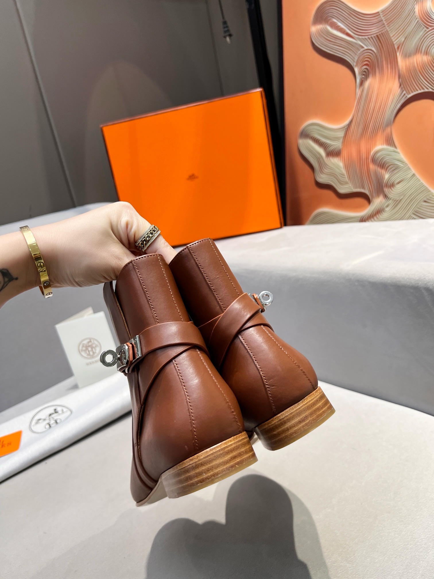 Ботильоны женские Hermès Kelsy коричневого цвета
