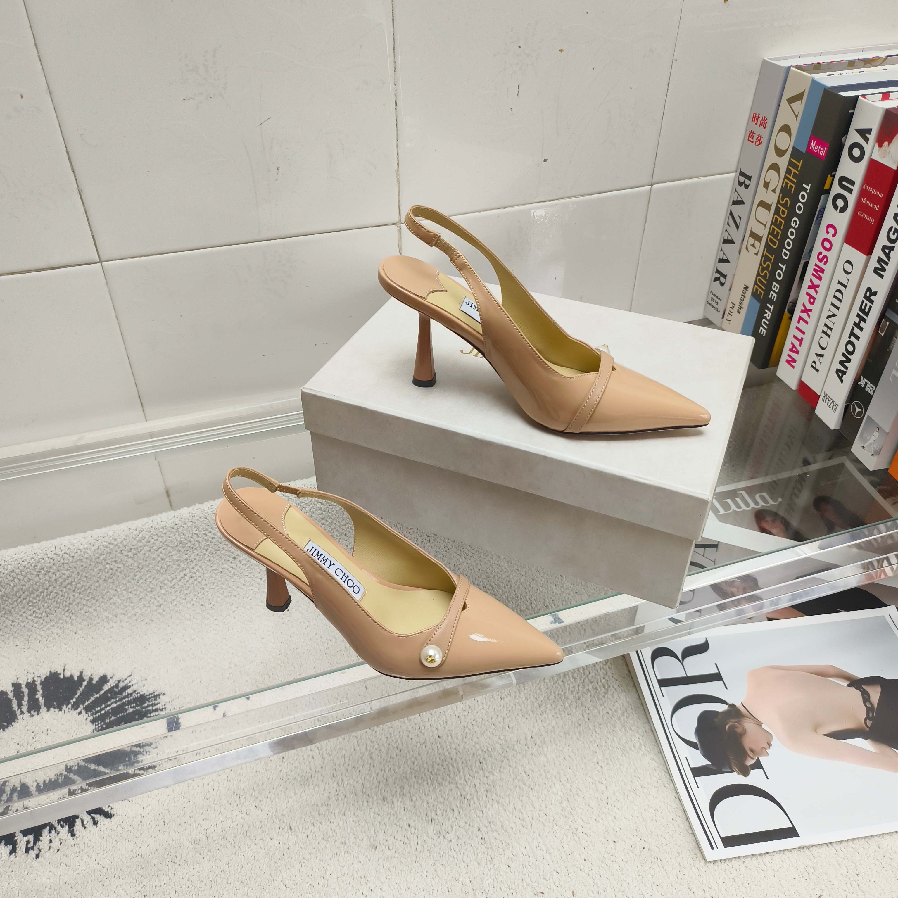 Босоножки женские в стиле Jimmy Choo Ray бежевого цвета