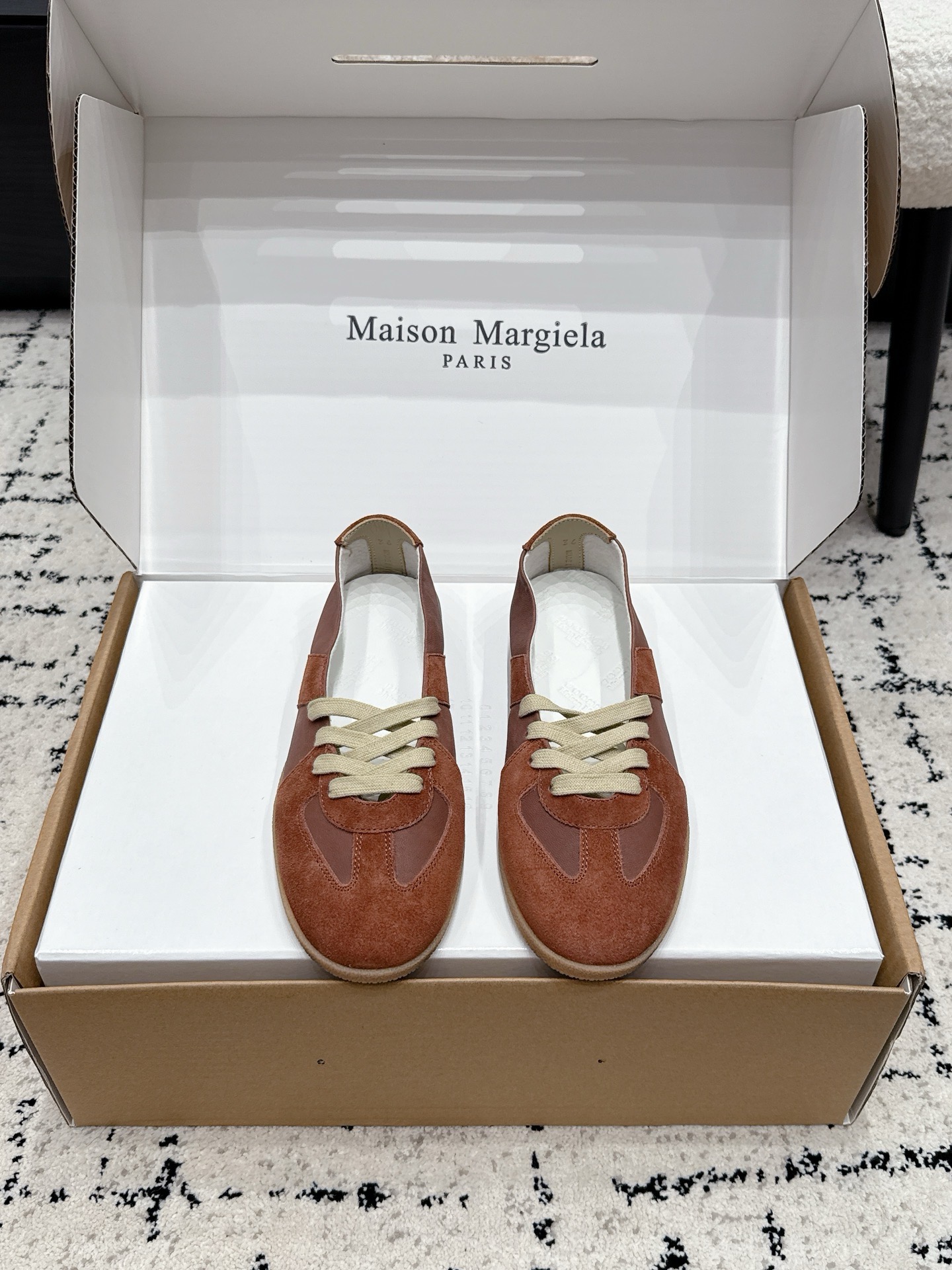Кроссовки унисекс в стиле Maison Margiela коричневого цвета