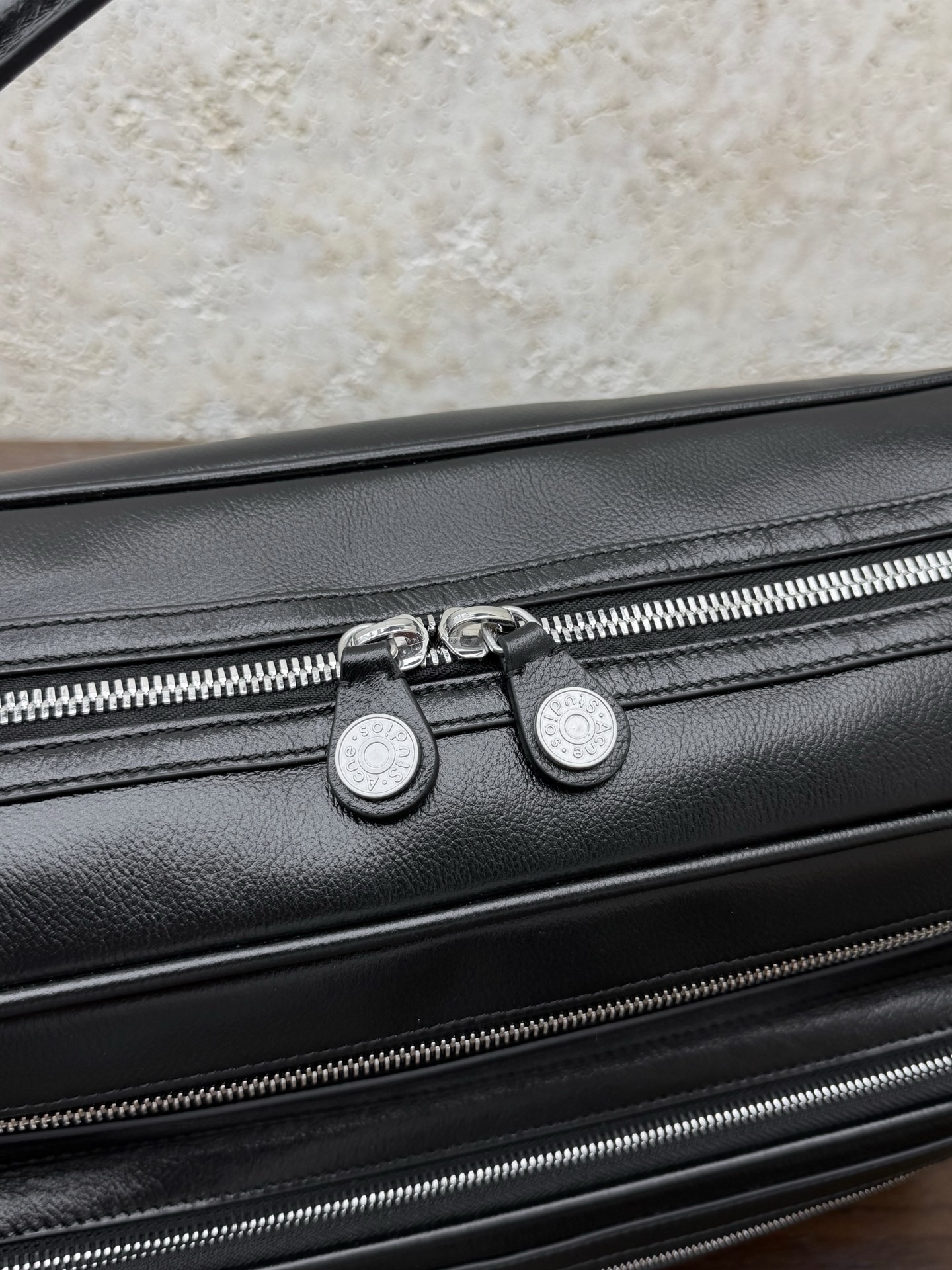 Сумка женская Acne Studios Camera Bag чёрного цвета