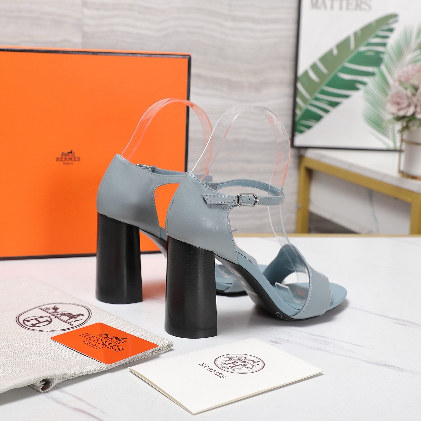 Босоножки женские Hermès голубого цвета