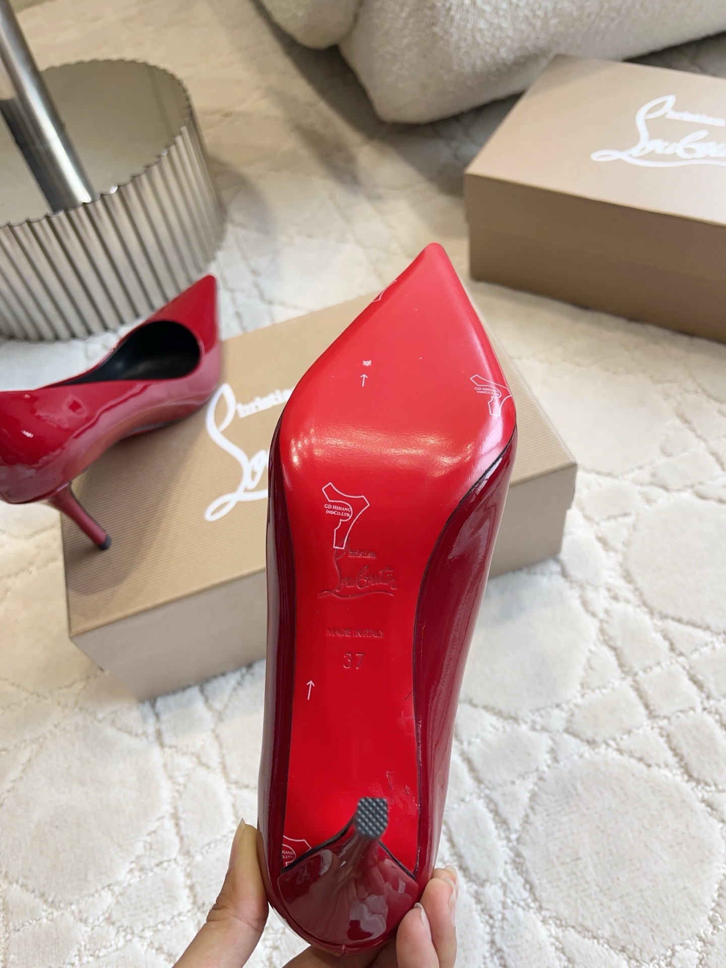 Туфли женские в стиле Christian Louboutin So Kate красного цвета