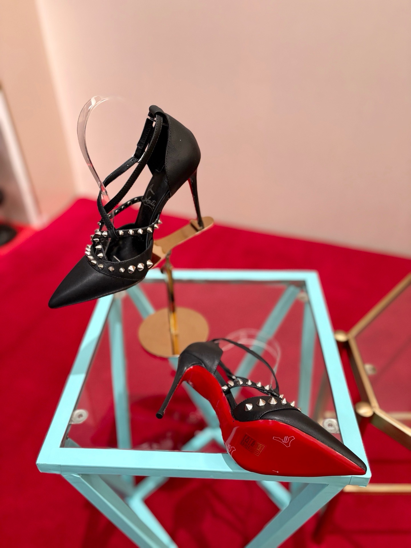 Туфли женские Christian Louboutin So Kate черного цвета