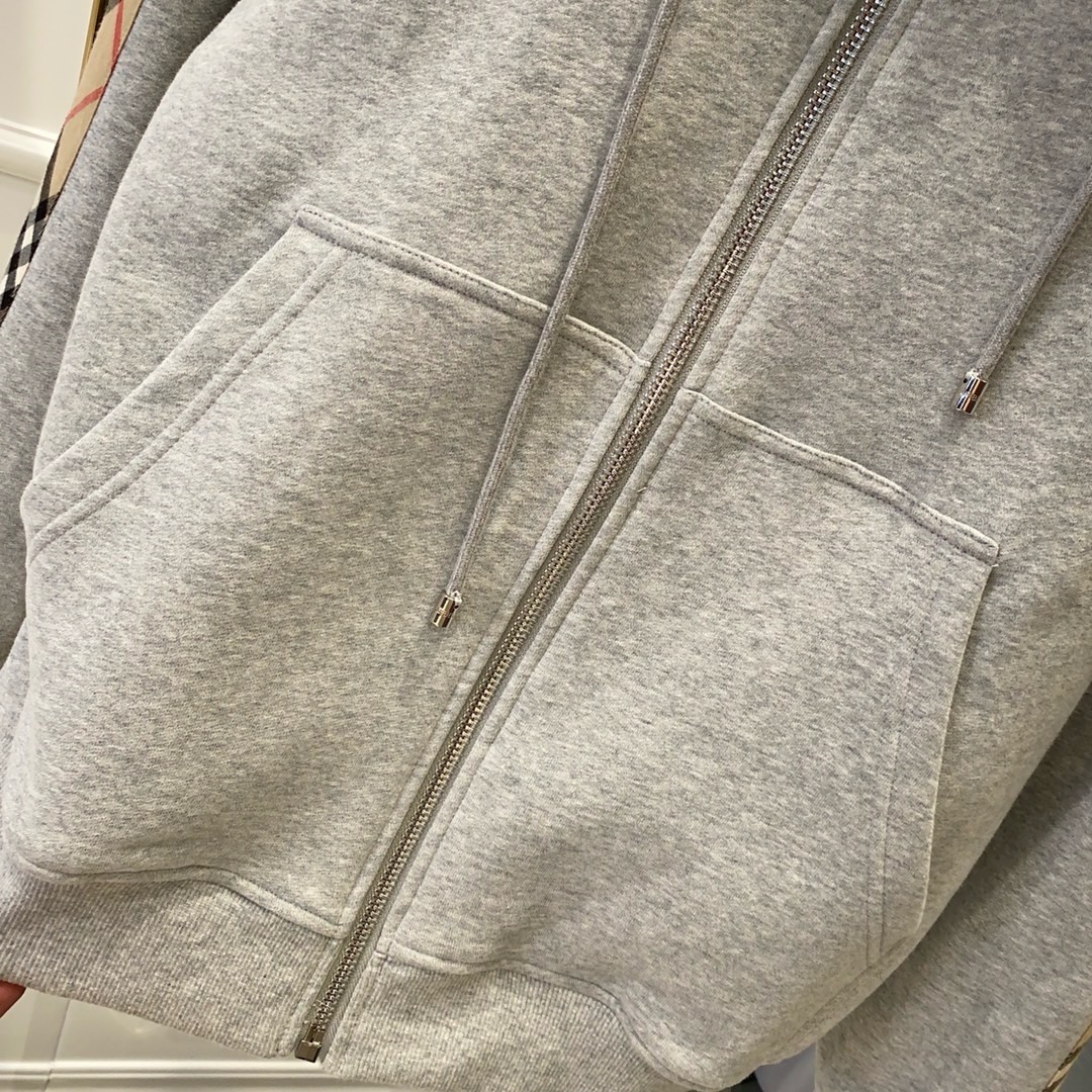 Худи унисекс в стиле Burberry серого цвета с капюшоном и клетчатой отделкой