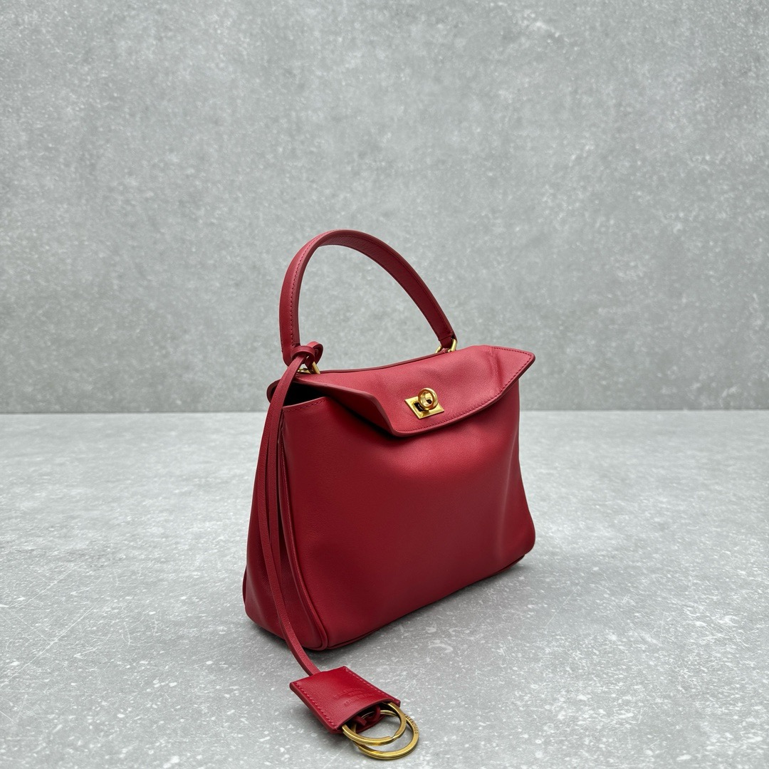 Сумка женская в стиле Balenciaga Rodeo красного цвета