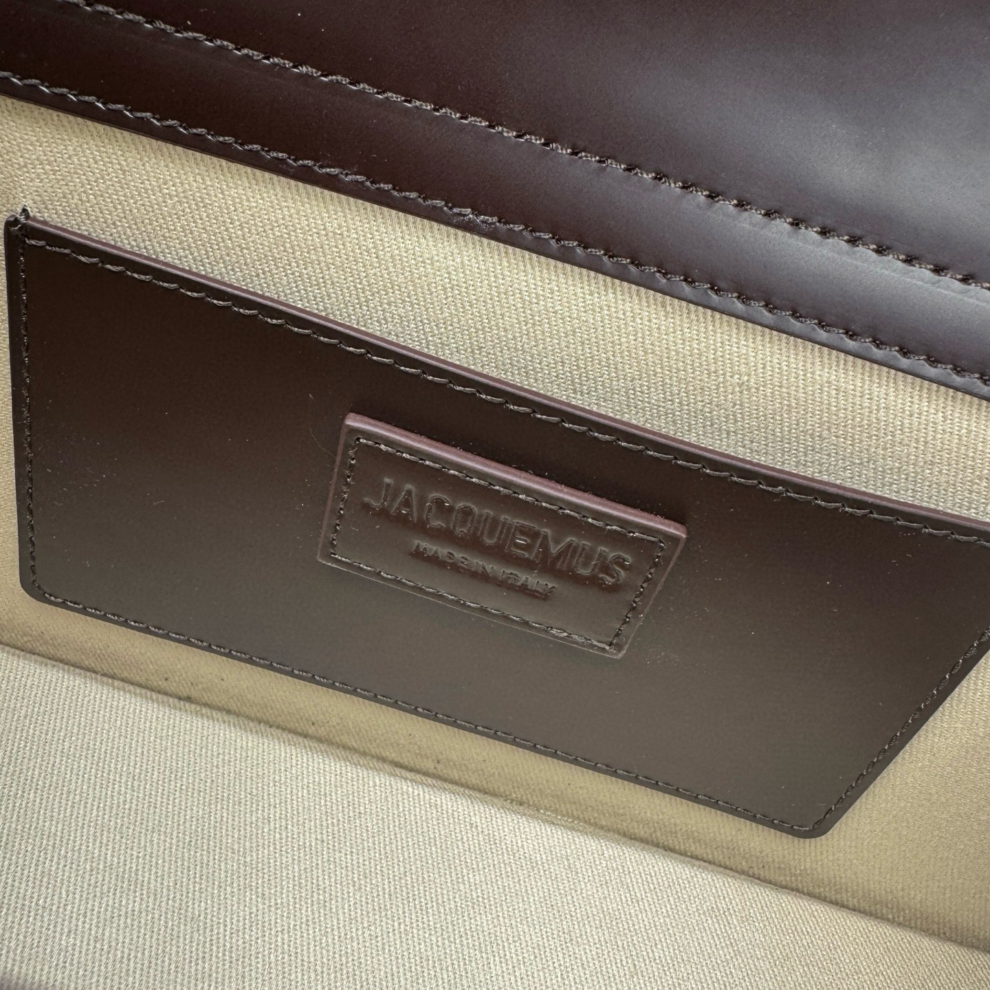 Сумка женская в стиле Jacquemus Le Bambino из натуральной кожи шоколадного цвета