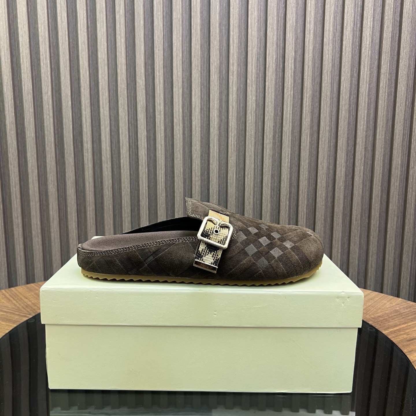 Мюли мужские Burberry коричневого цвета с фирменной клеткой
