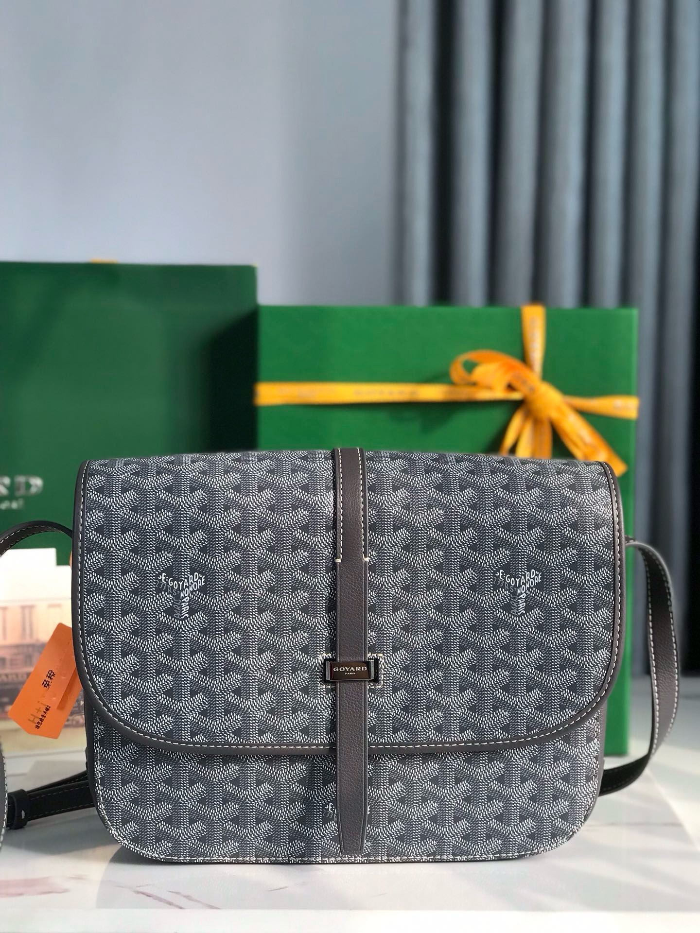 Сумка женская Goyard Belvédère II серого цвета