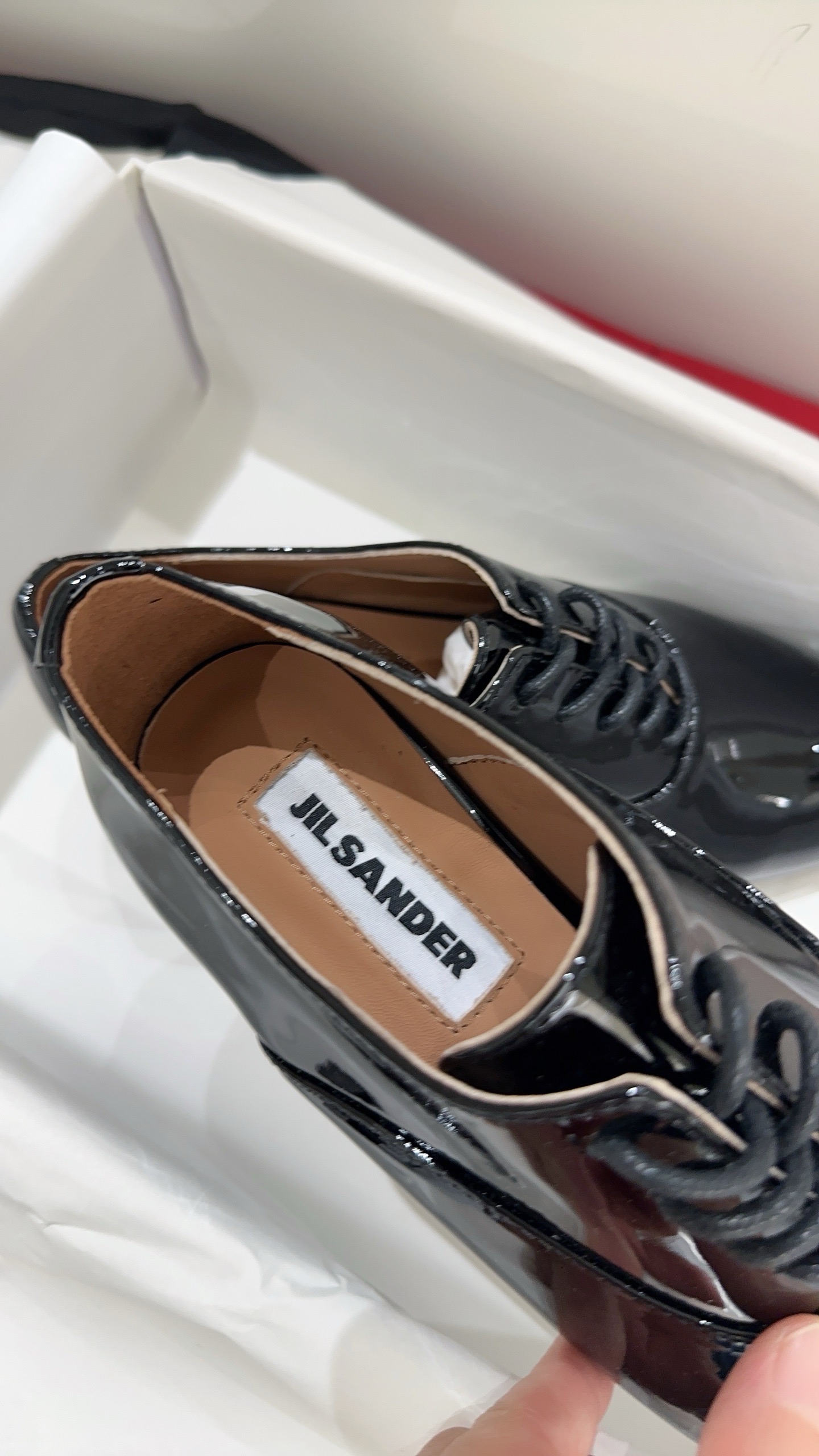 Туфли женские Jil Sander из лаковой натуральной кожи чёрного цвета