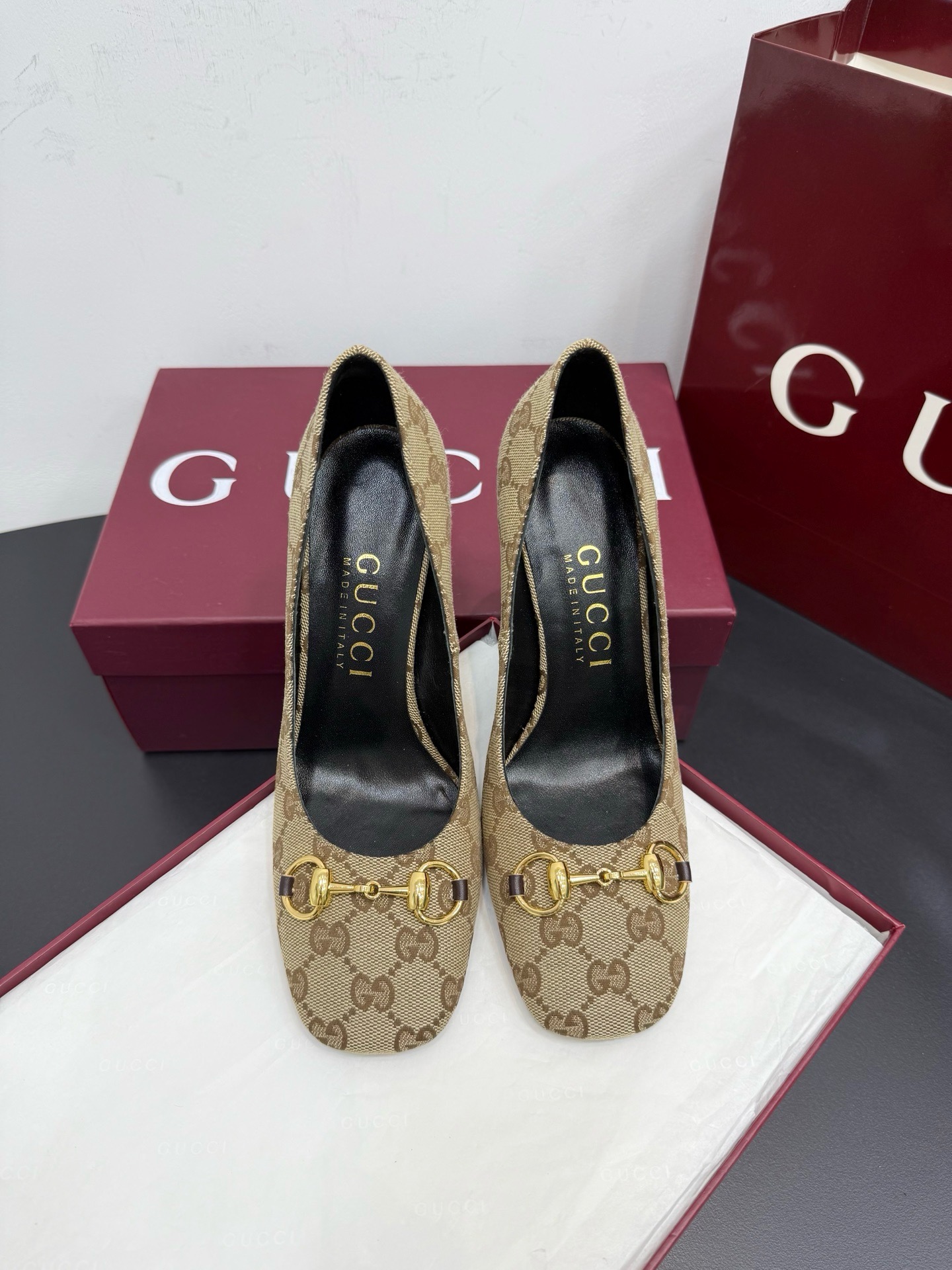 Туфли женские в стиле Gucci Horsebit бежево-коричневого цвета