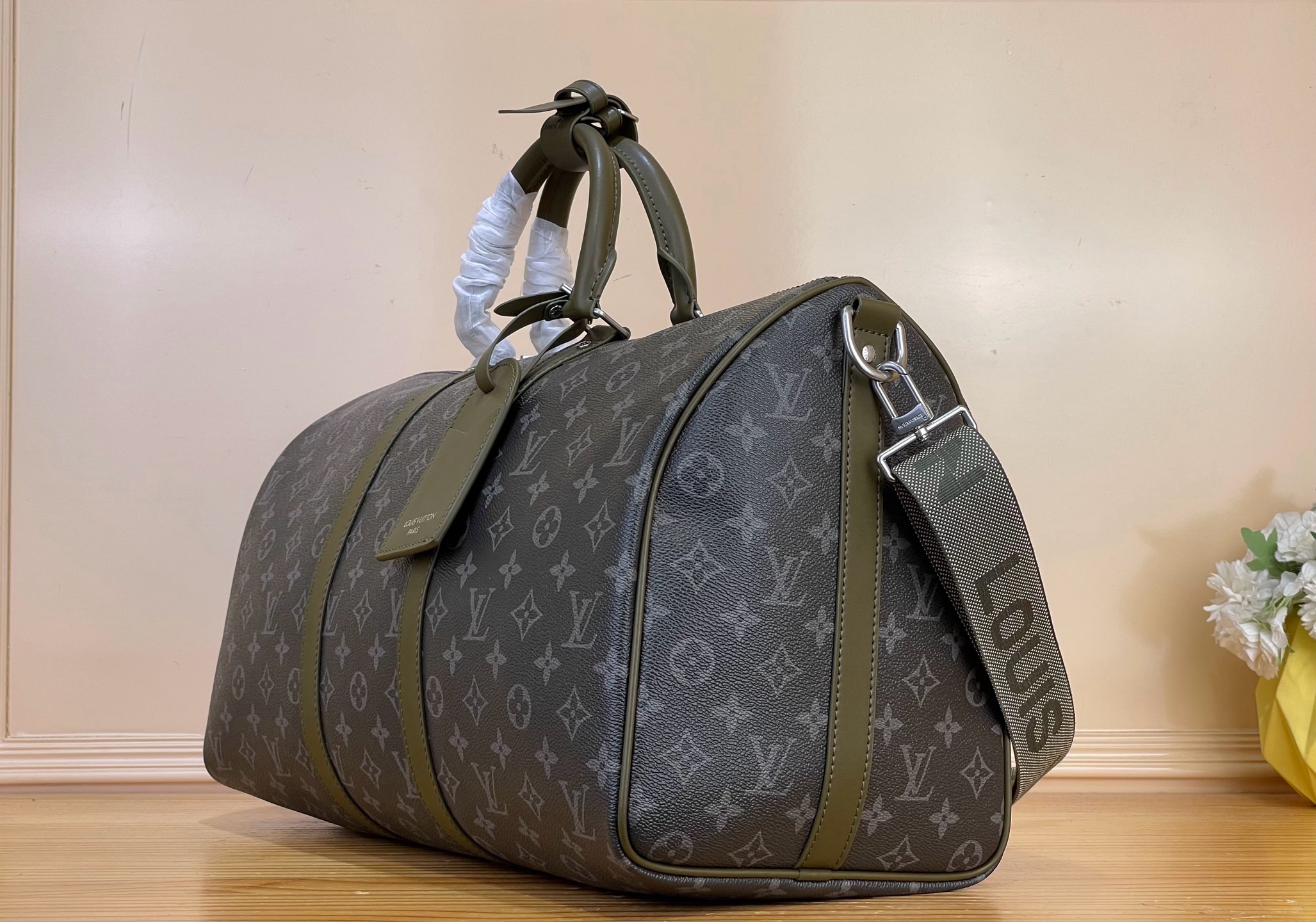 Сумка дорожная мужская Louis Vuitton Keepall Bandoulière 45 чёрно-зелёного цвета