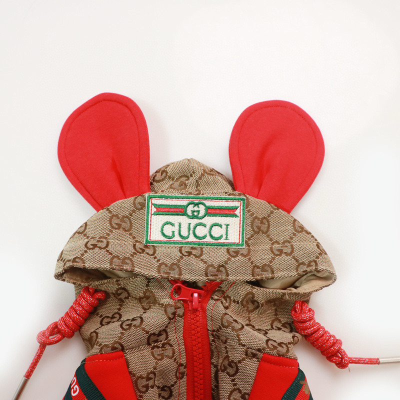 Куртка-дождевик для собак в стиле Gucci Bee Monogram с капюшоном и ушками