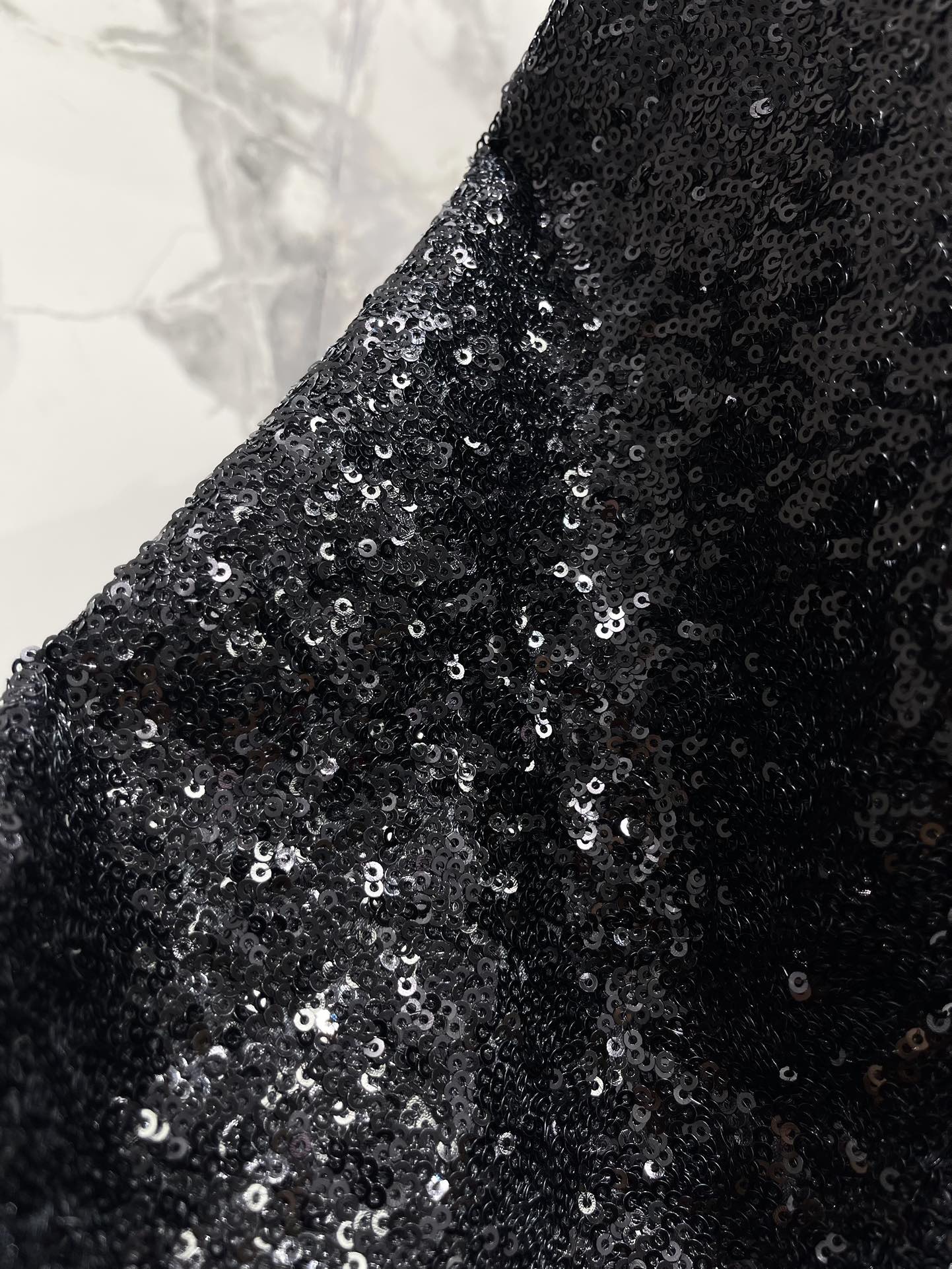 Бомбер унисекс в стиле Balmain чёрного цвета с вышивкой