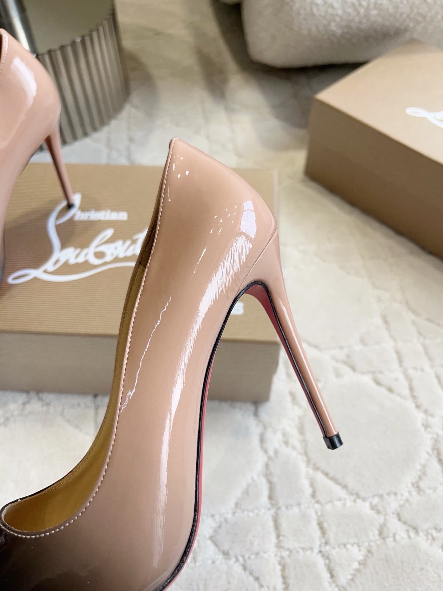 Туфли женские в стиле Christian Louboutin So Kate бежево-черного цвета