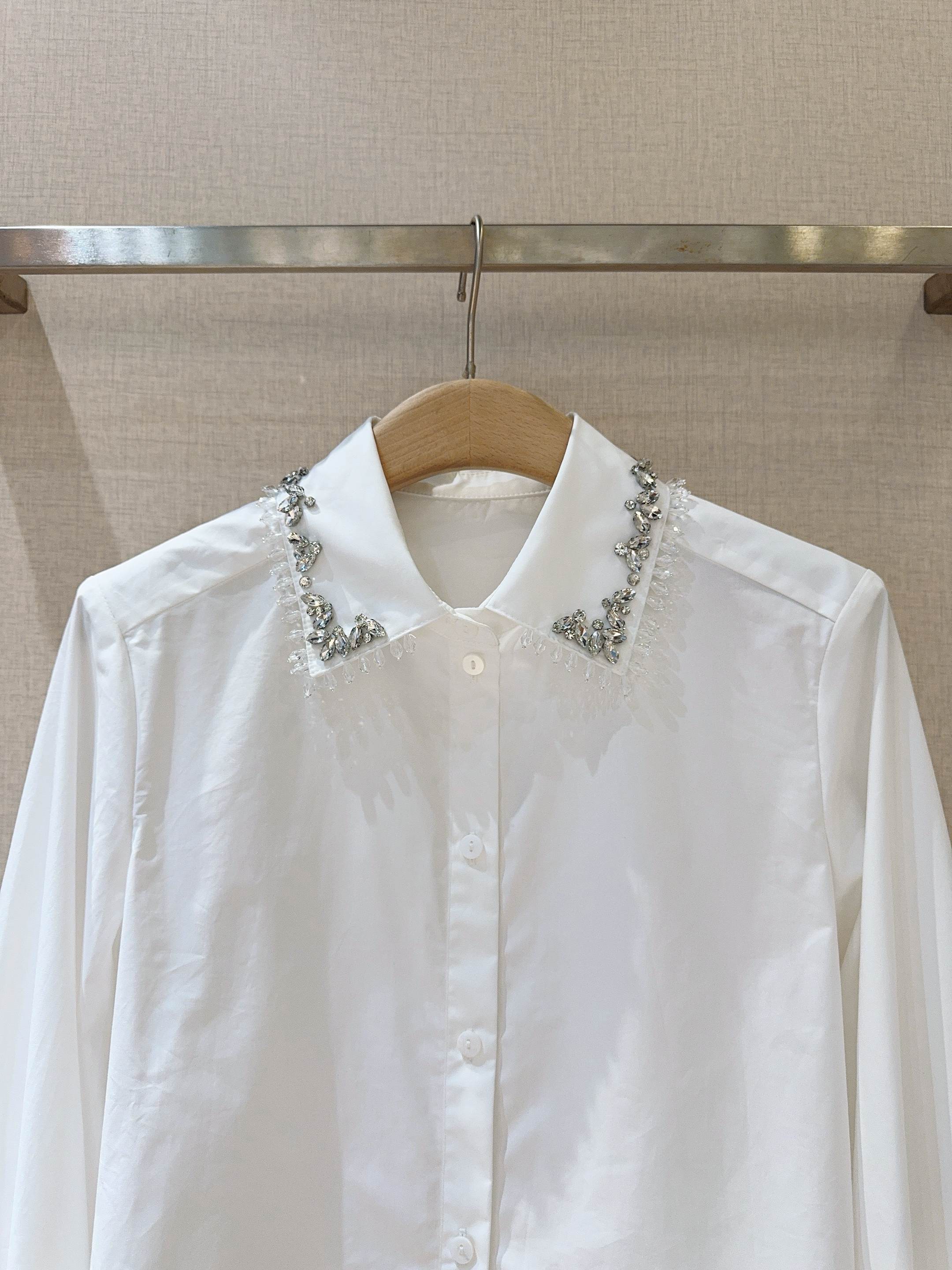 Рубашка женская в стиле CinqàSept  из хлопка белого цвета укороченная с декоративной отделкой