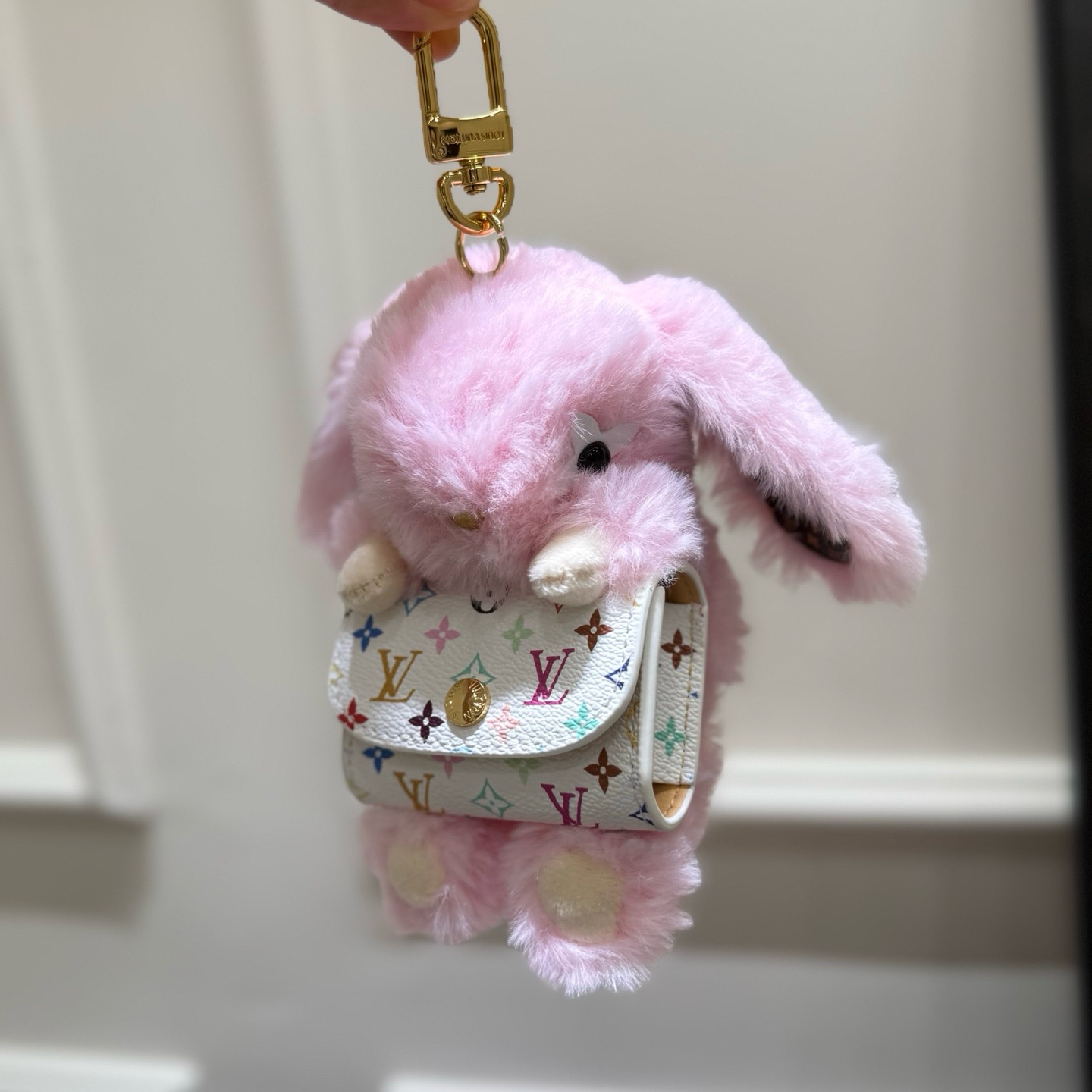 Брелок женский Louis Vuitton LV Cute Bunny розового цвета