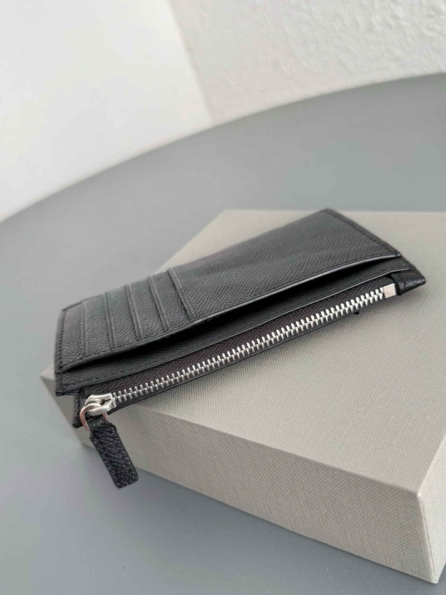 Кошелёк Balenciaga Winter Passport чёрного цвета