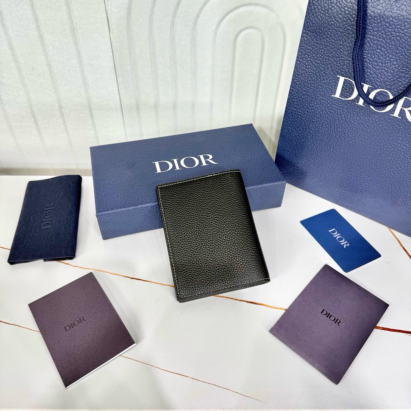 Обложка для паспорта мужская Dior чёрного цвета