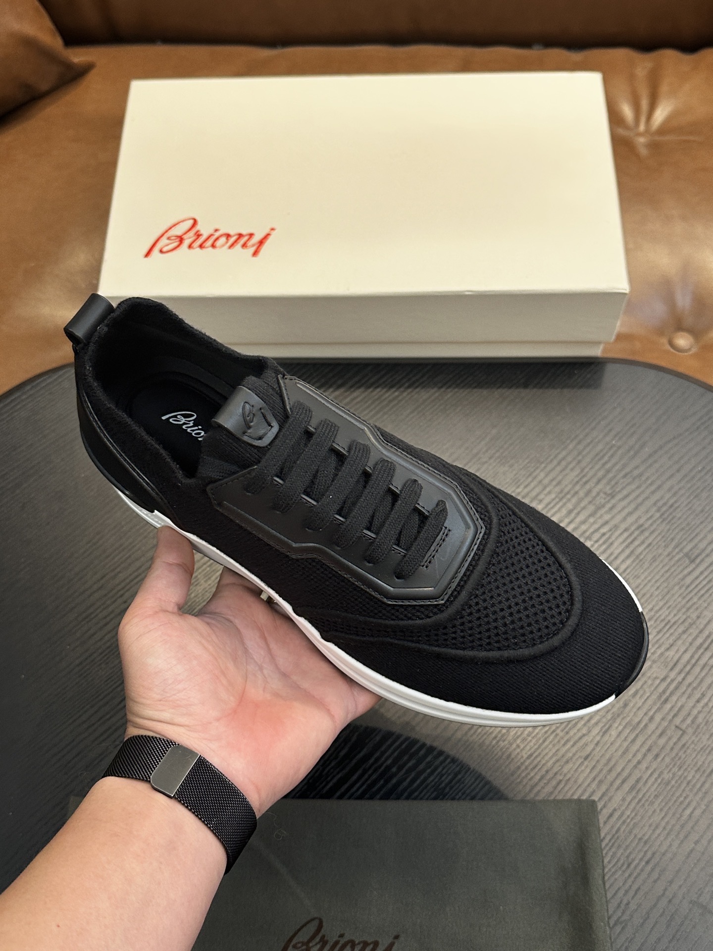Кроссовки мужские в стиле Brioni чёрного цвета с белой подошвой