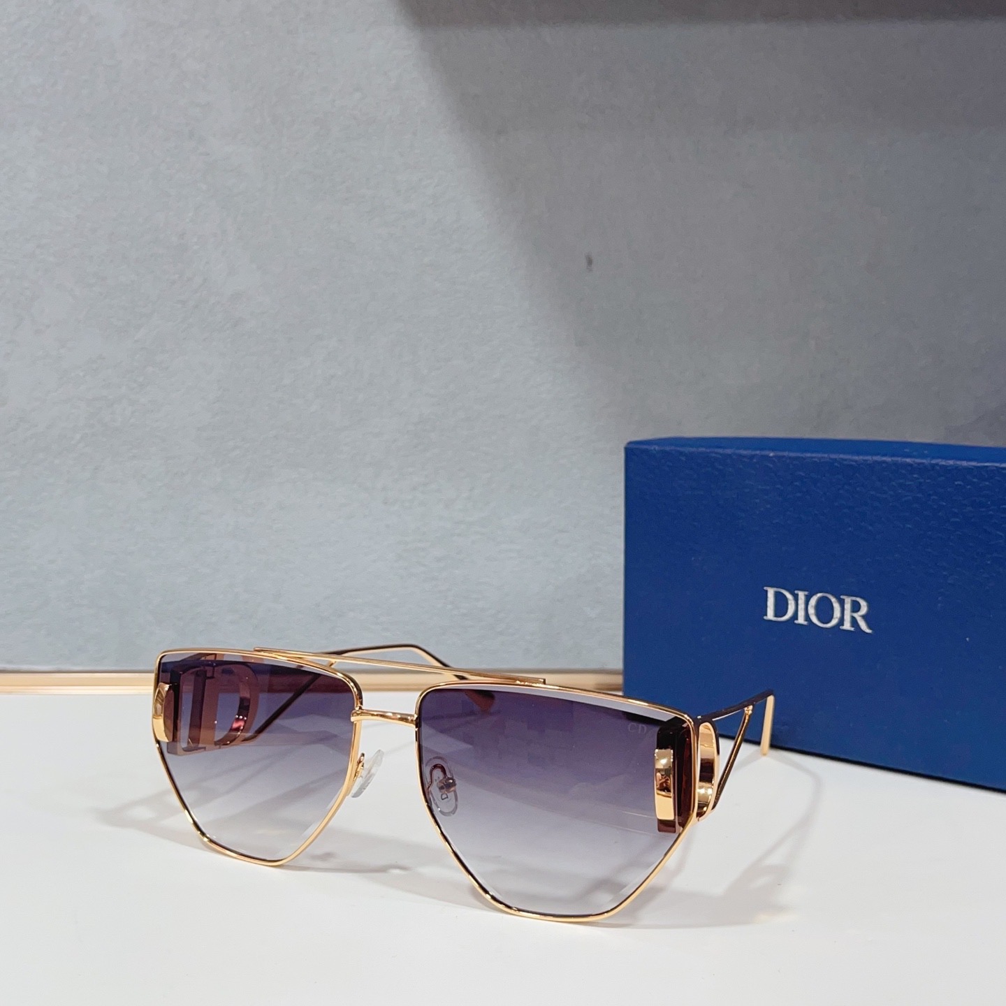 Очки солнцезащитные женские в стиле Dior CD Aviator
