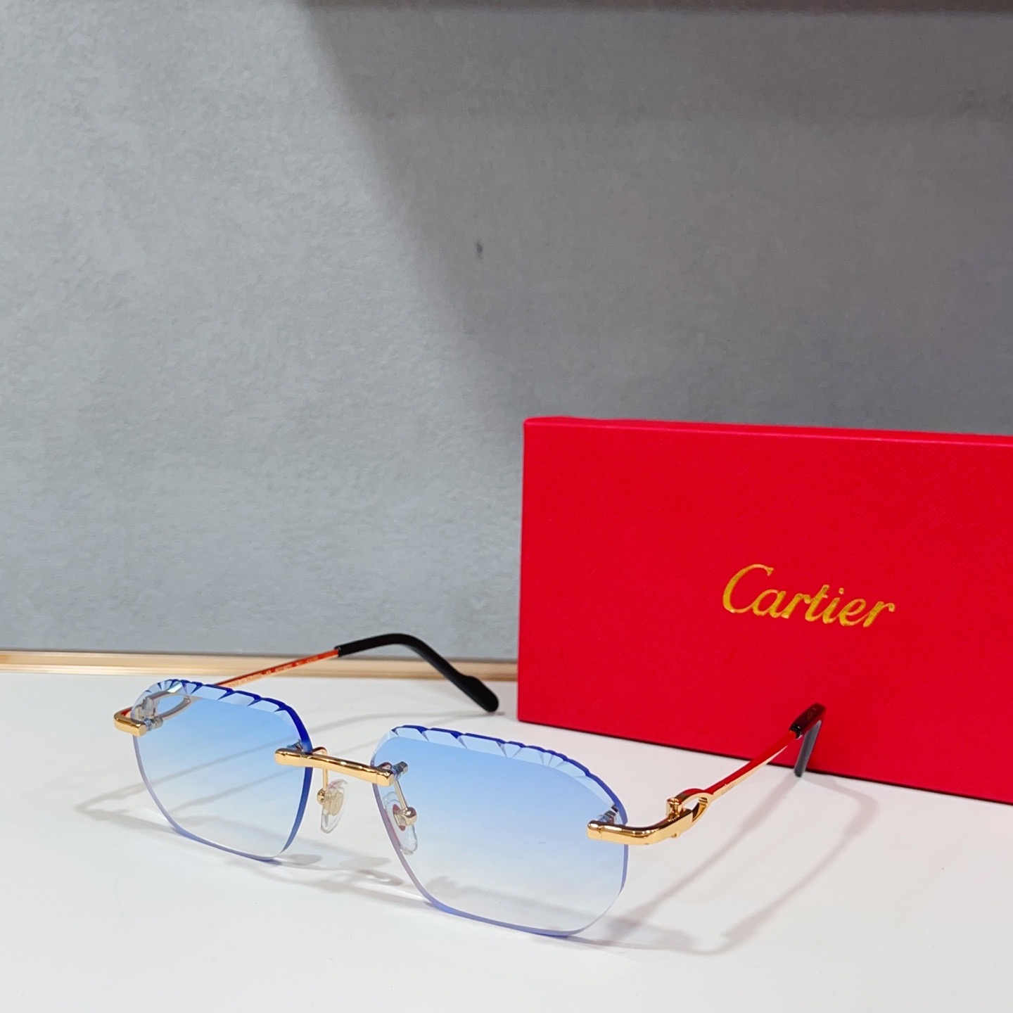 Очки солнцезащитные женские в стиле Cartier