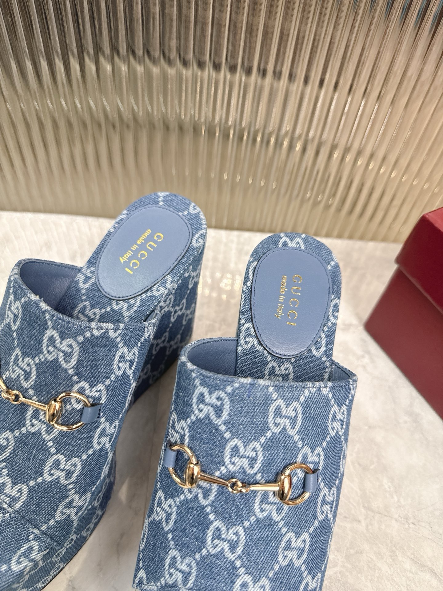 Мюли женские в стиле Gucci Princetown с GG-мотивом синего цвета