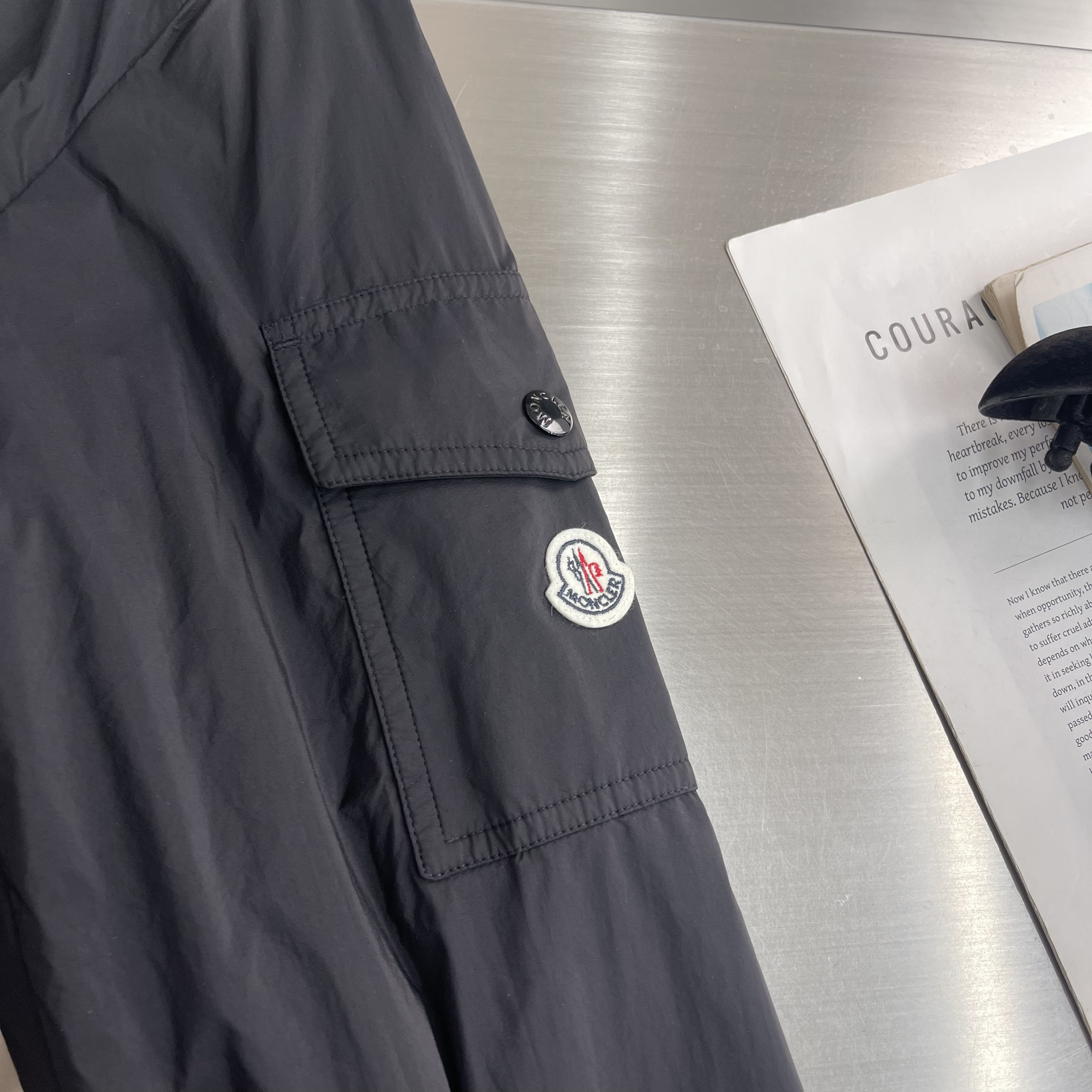 Куртка мужская в стиле Moncler лёгкая ветровка чёрного цвета на молнии