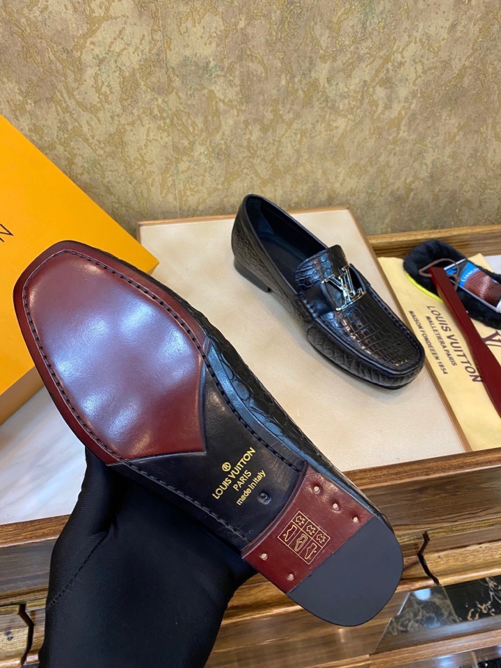 Лоферы мужские в стиле Louis Vuitton чёрного цвета