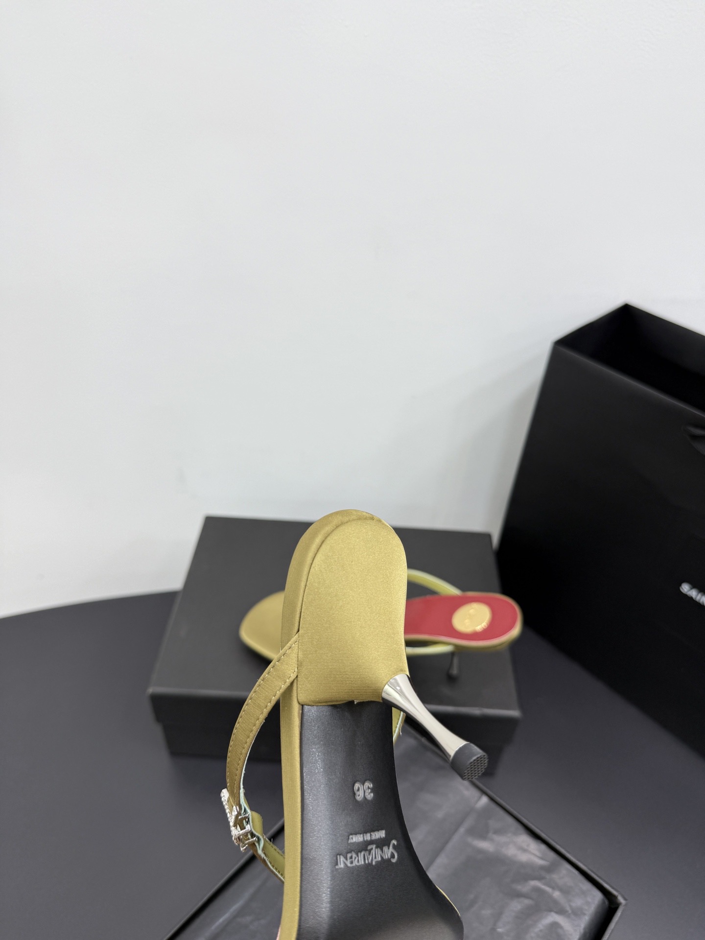 Босоножки женские в стиле Saint Laurent YSL жёлтого цвета