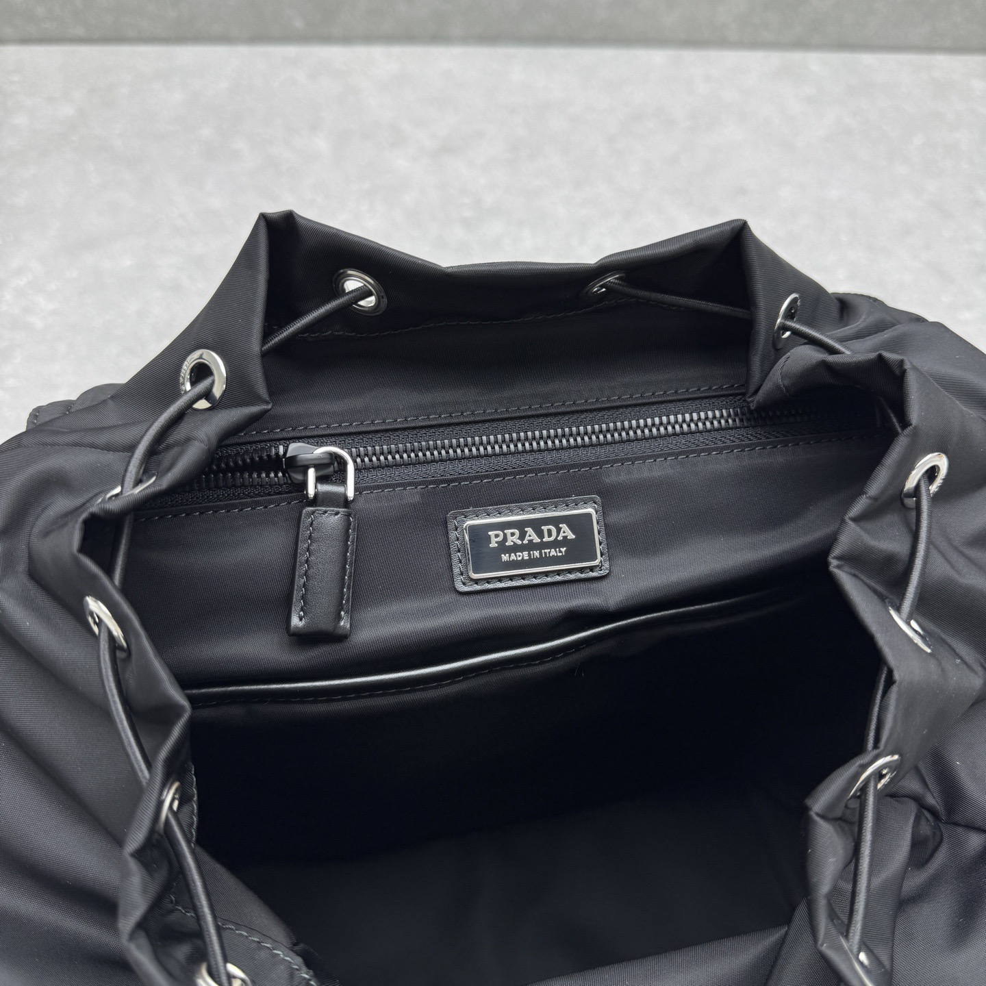 Рюкзак унисекс в стиле Prada Explore 6911 чёрного цвета