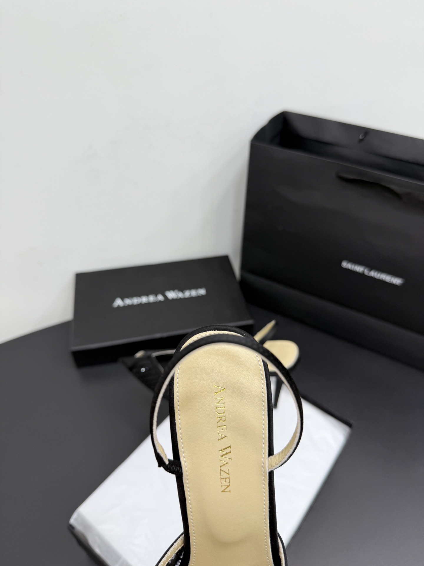 Туфли женские в стиле Andrea Wazen чёрного цвета