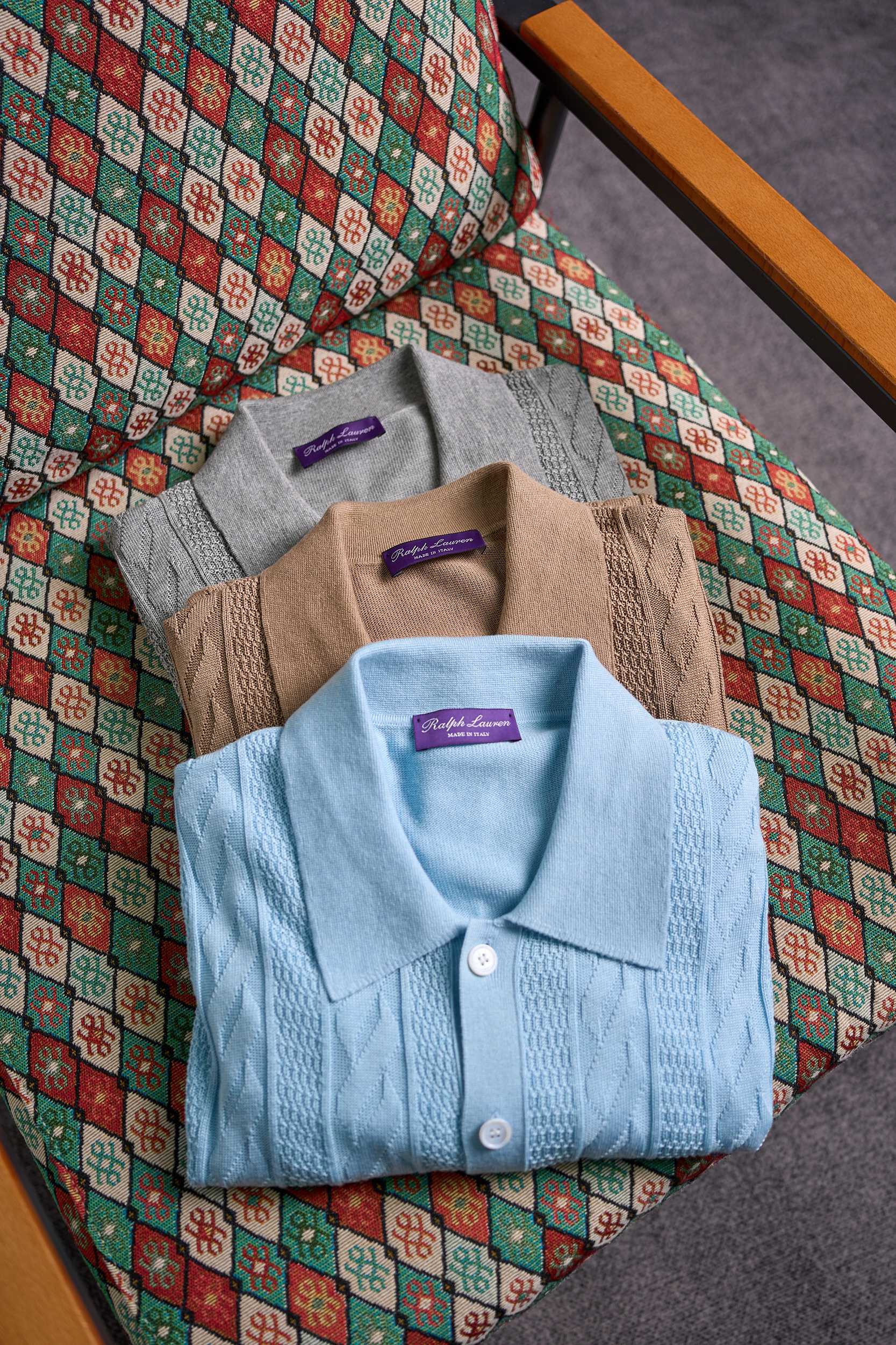 Поло мужское в стиле Ralph Lauren Purple Label голубого цвета с фактурной вязкой