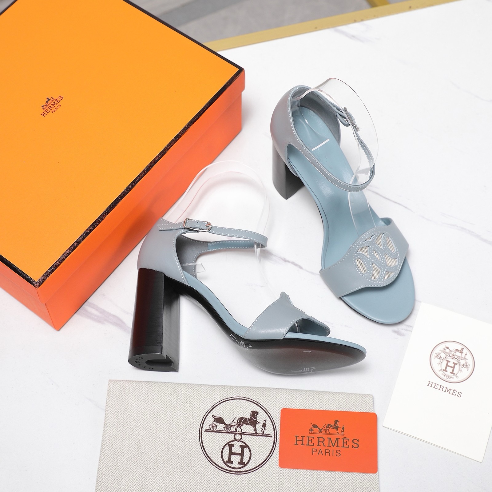 Босоножки женские Hermès голубого цвета