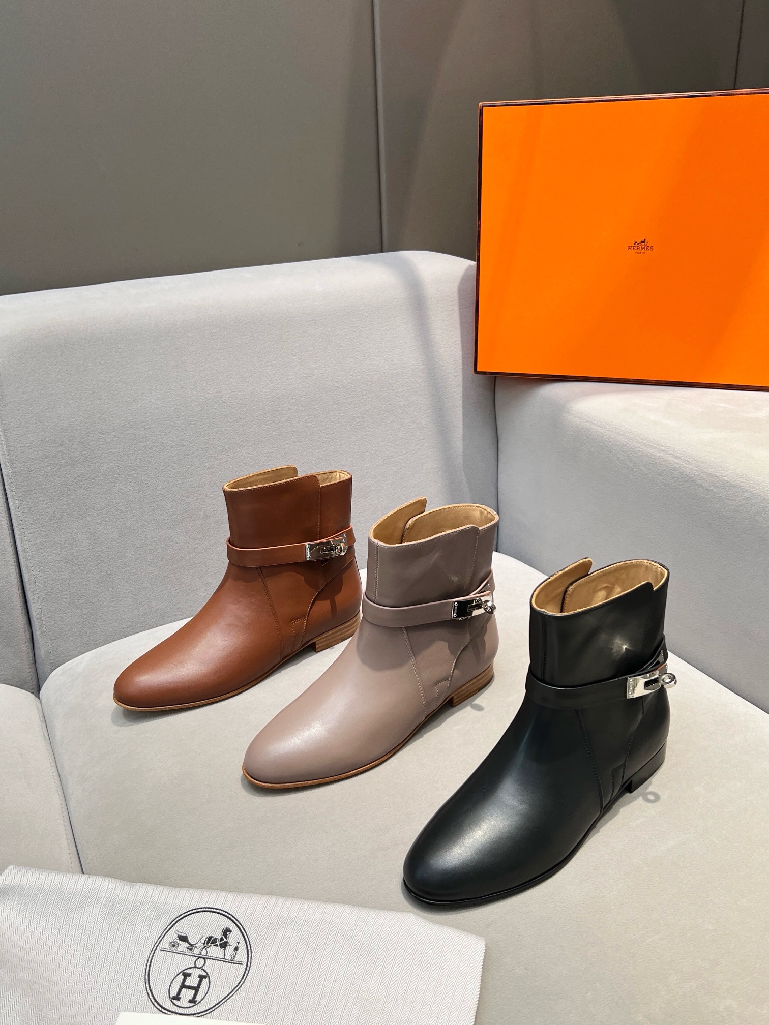 Ботильоны женские Hermès Kelsy коричневого цвета
