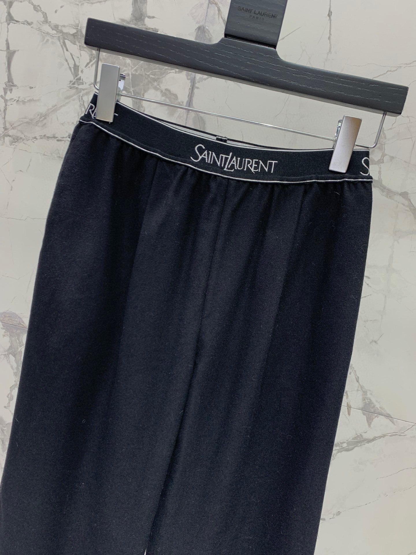 Брюки женские в стиле Saint Laurent чёрного цвета с логотипом на поясе