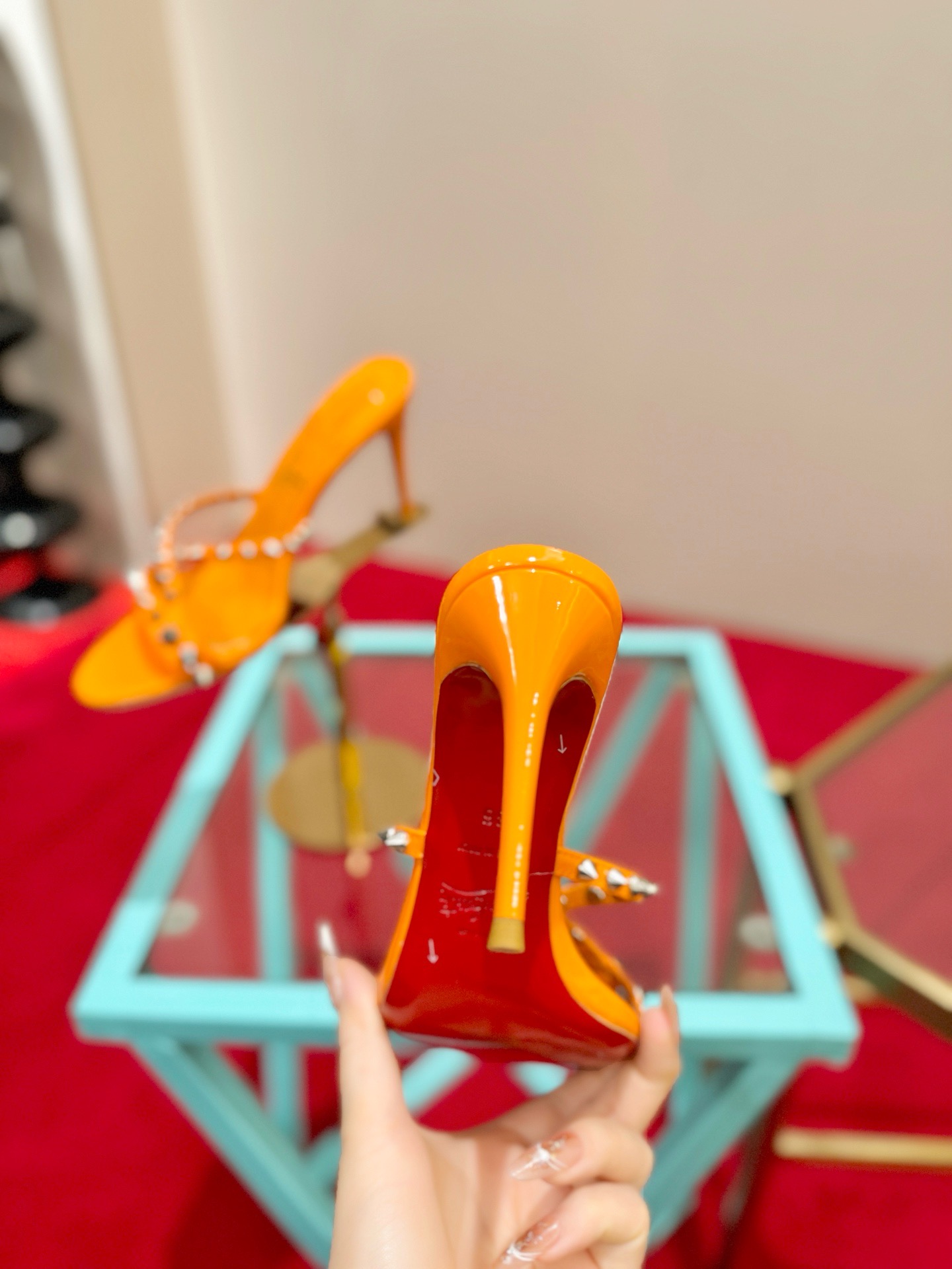Мюли женские в стиле Christian Louboutin So Kate оранжевого цвета