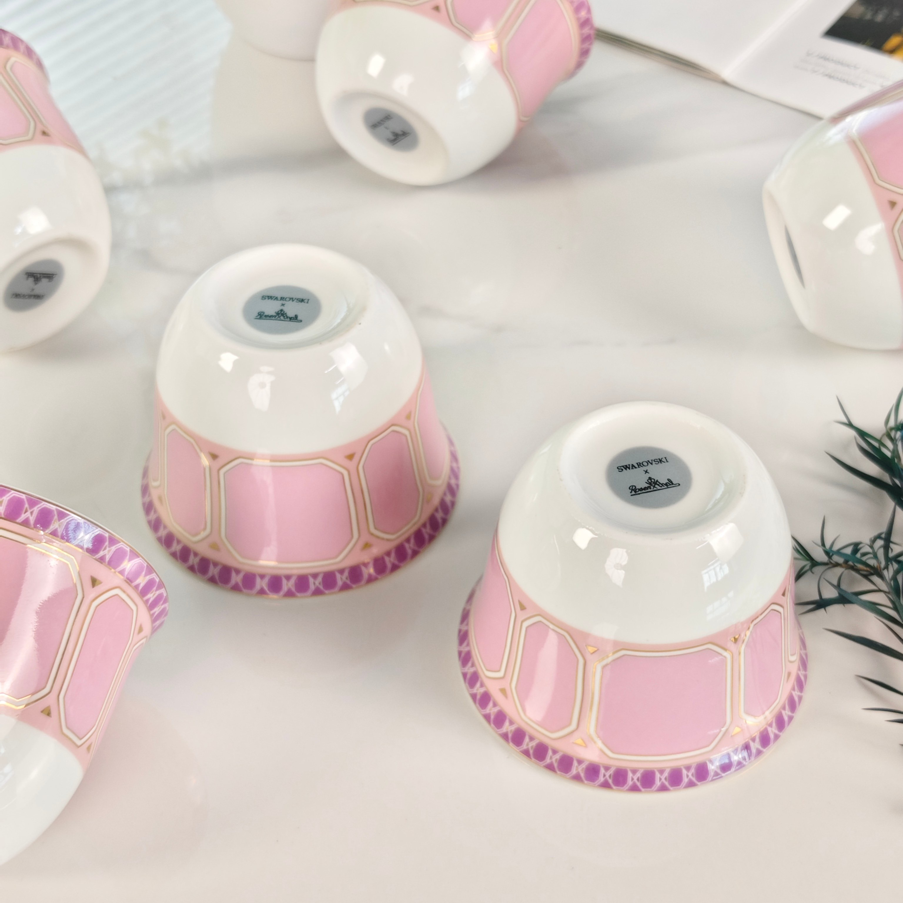 Чайный набор в стиле Swarovski x Rosenthal из керамики розового цвета