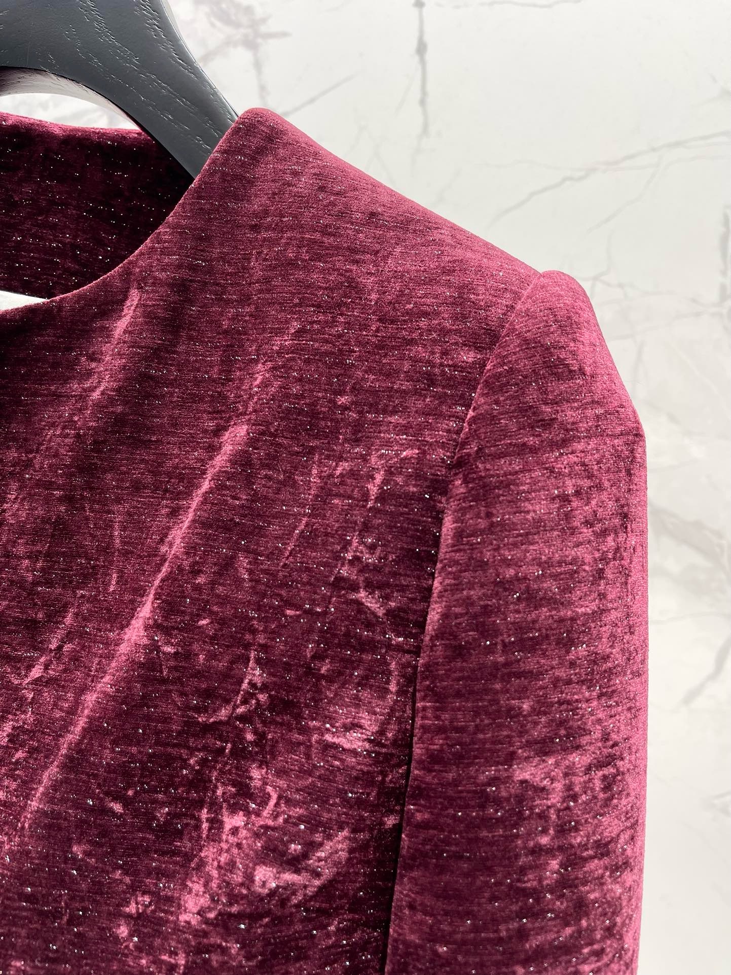Костюм женский Saint Laurent бордового цвета